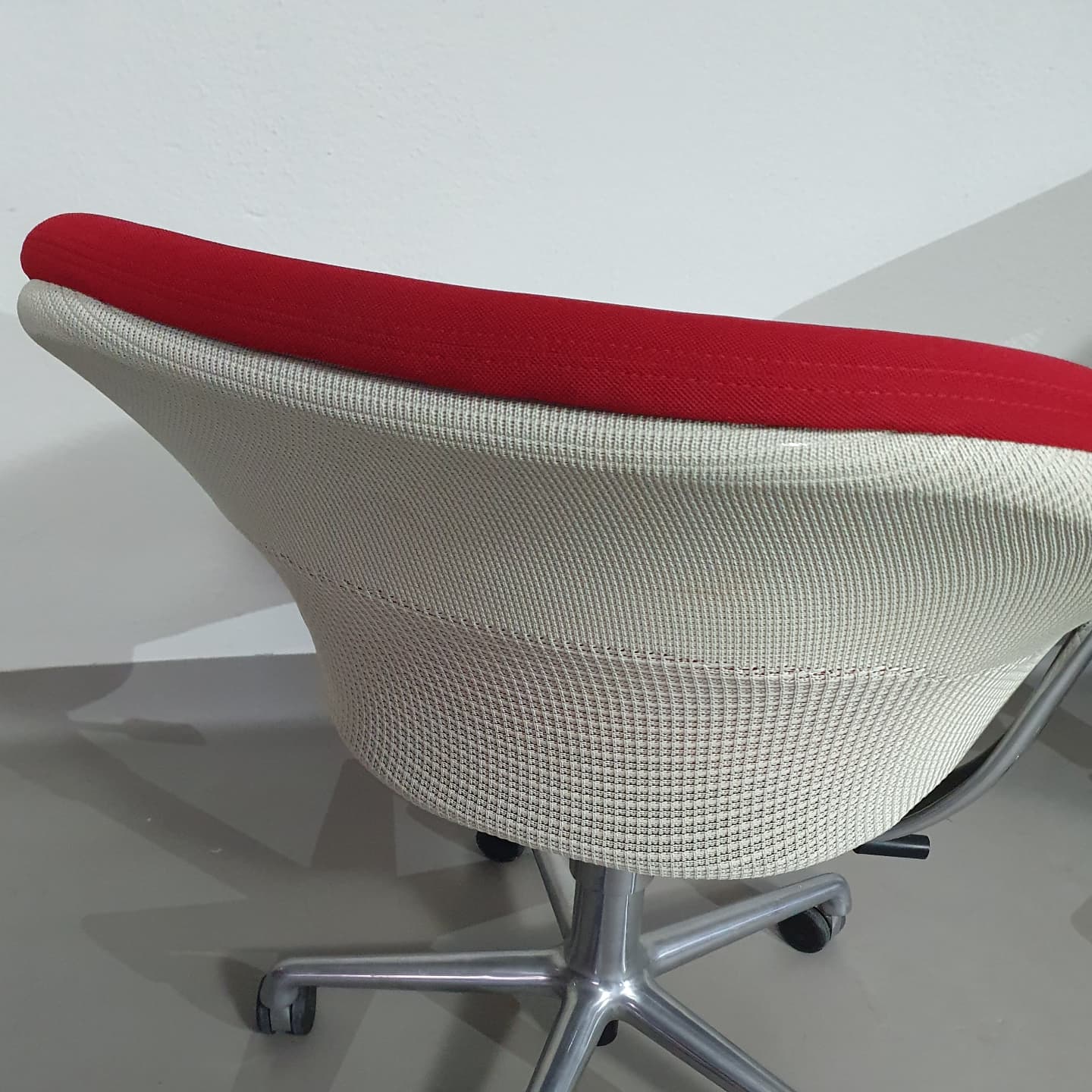 Coalesse SW_1 Conferentievoorzitter
 Scott Wilson / Steelcase