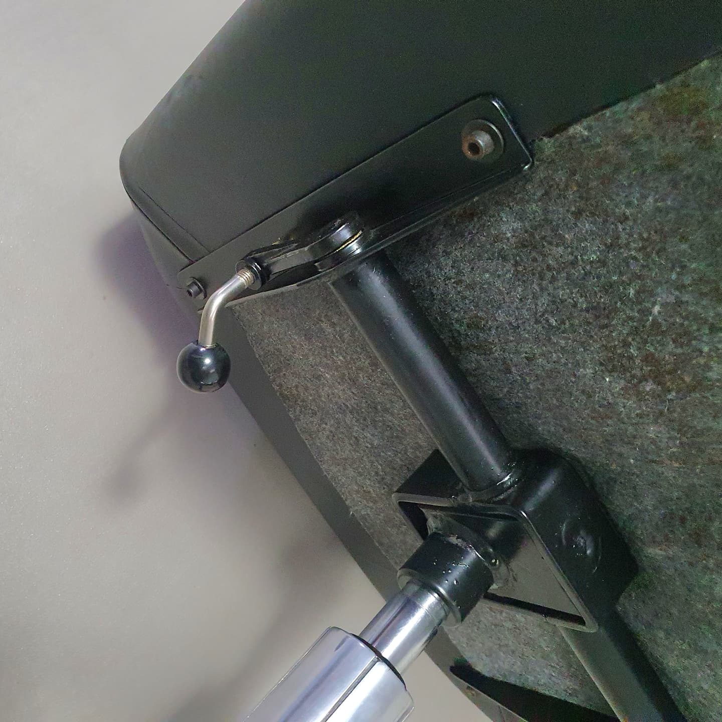 Vintage office chair P128 by Osvaldo Borsani for Tecno