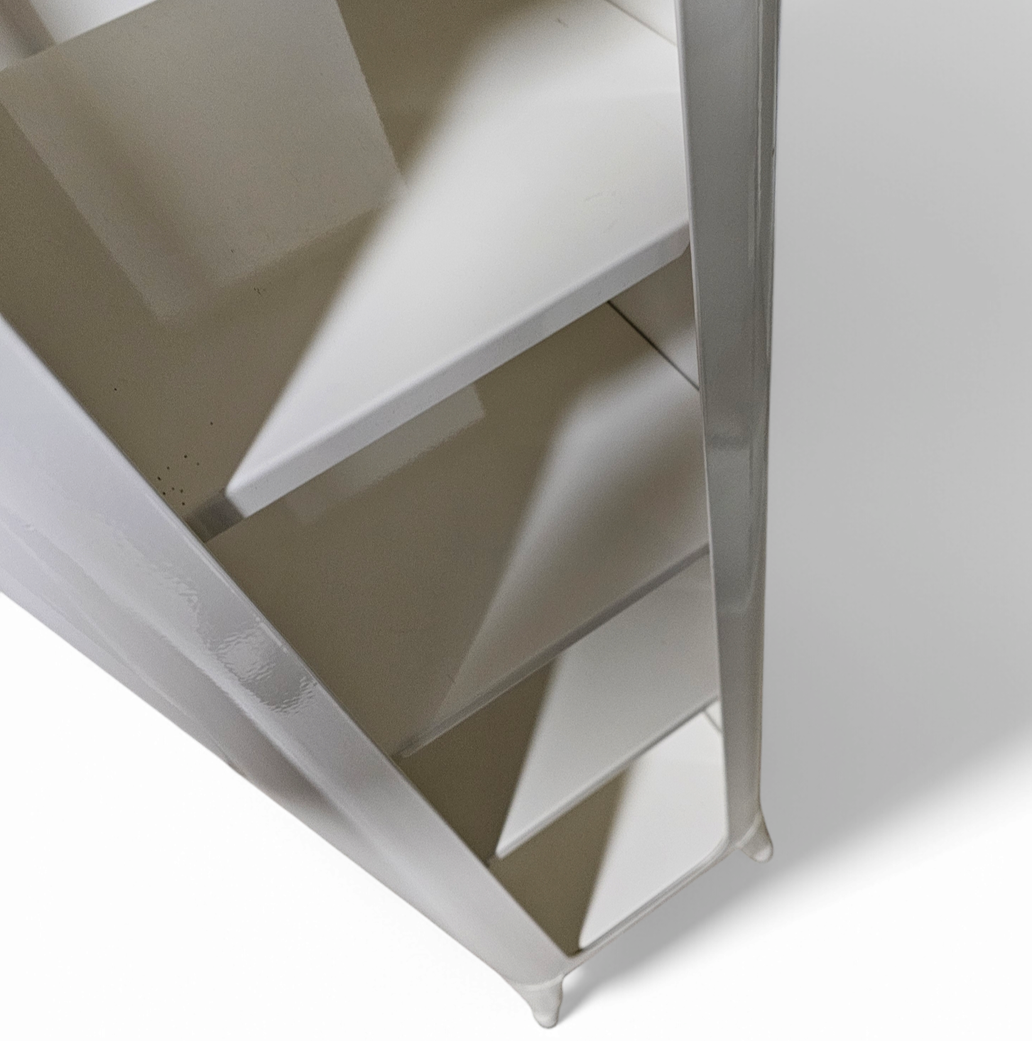 Tolix storage MT 1335 / Frédéric Gaunet

Height 130 cm