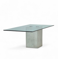 Sapo dining table by Sergio and Giorgo Saporiti
Beton Brut / Minimalist dining table