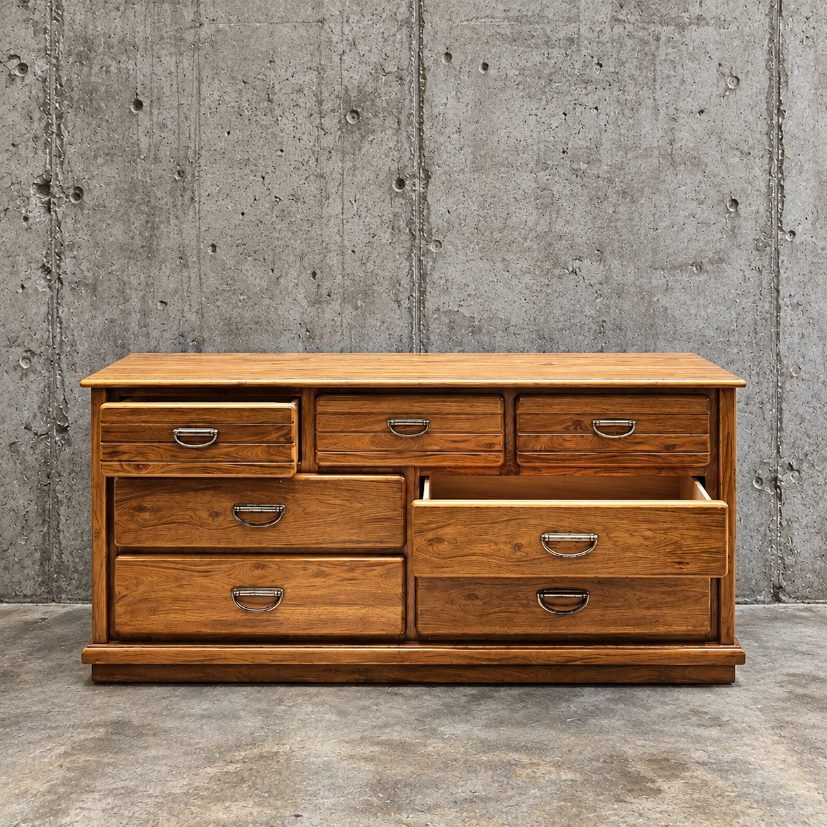 Oak wood dresser with 7 drawers by Florida Furniture Industries / 1980s /