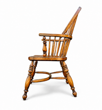 9 x RAC / Royal Antique Collection / Oak wheelback Windsor armchairs / 1980s