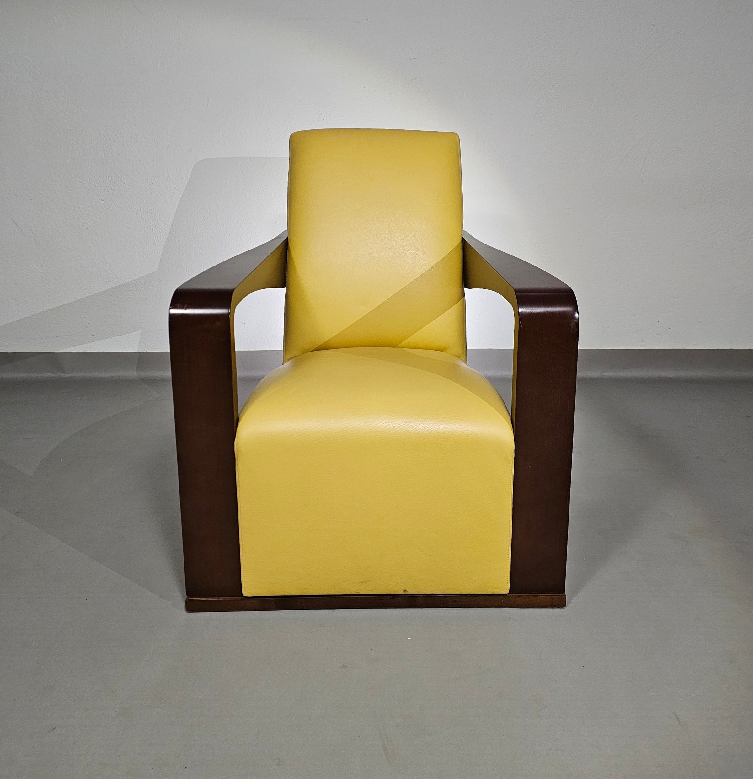 Hugo Ridder
 Prachtige staat / 2 x Ying fauteuil / Hurgues Chevalier / leer / van Chafik Gasmi