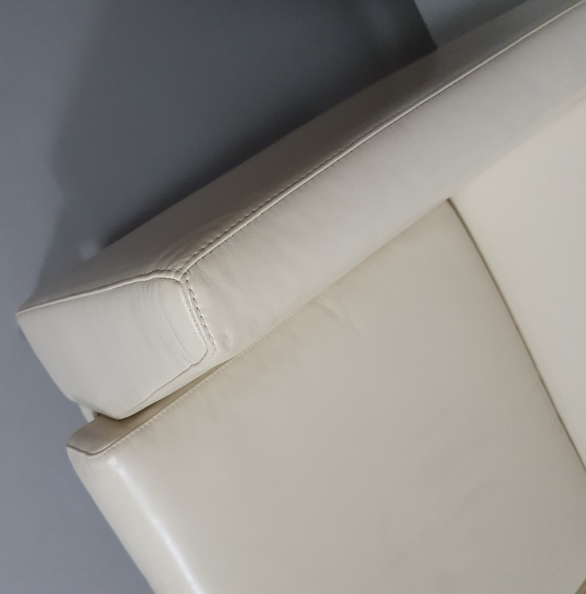 Eastside Sofa van Ettore Sottsass voor Knoll