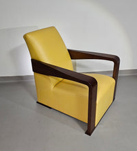 Hugo Ridder
 Prachtige staat / 2 x Ying fauteuil / Hurgues Chevalier / leer / van Chafik Gasmi