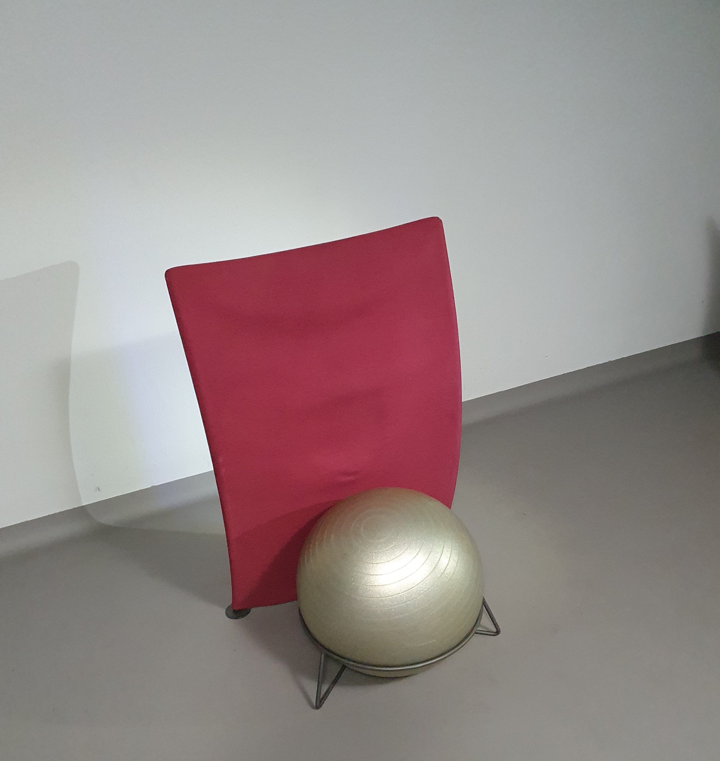 Italiaanse moderne bordeauxrode balfauteuil San Siro ontworpen door Fabrizio Ballardini, 1995