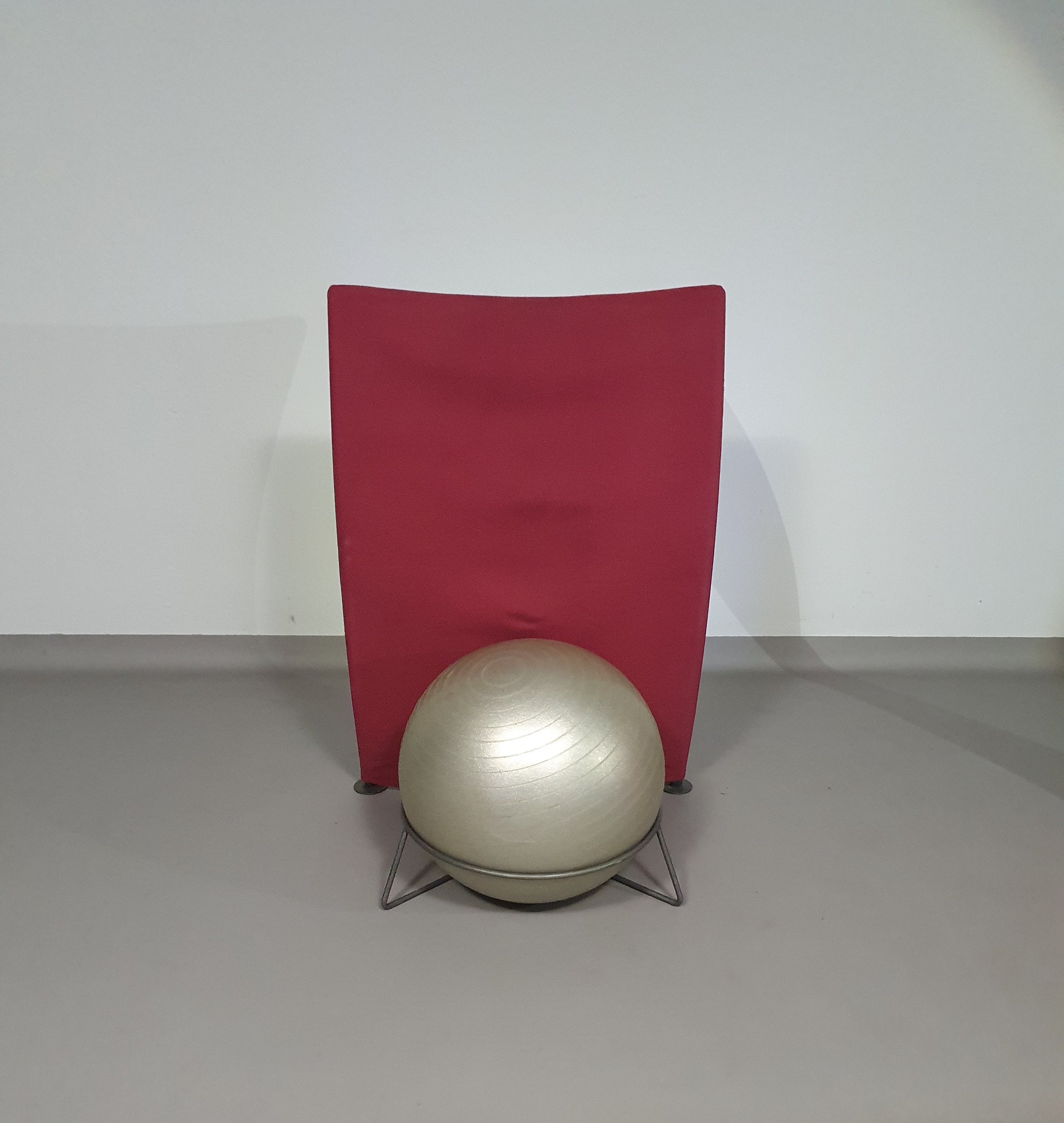 Italiaanse moderne bordeauxrode balfauteuil San Siro ontworpen door Fabrizio Ballardini, 1995