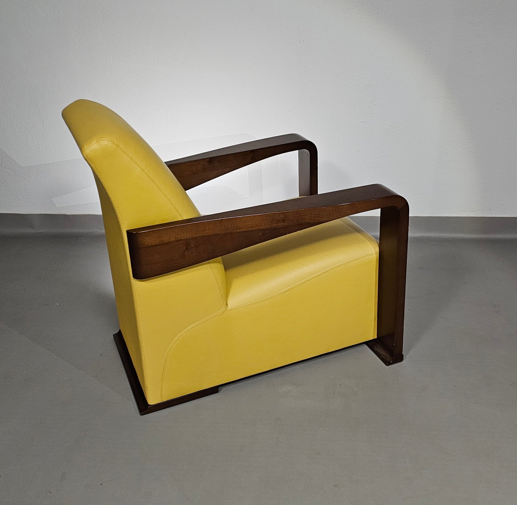Hugo Ridder
 Prachtige staat / 2 x Ying fauteuil / Hurgues Chevalier / leer / van Chafik Gasmi