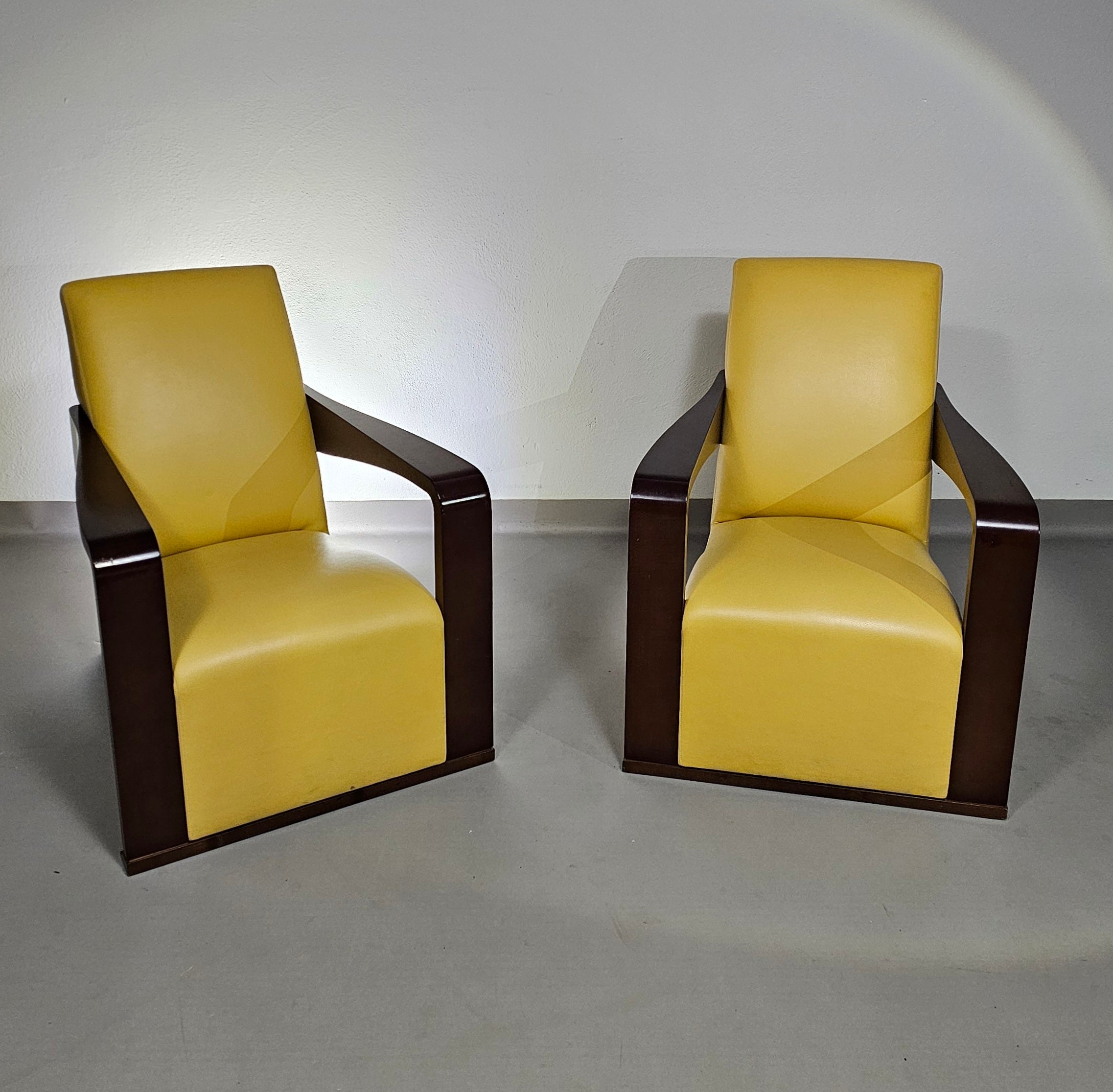 Hugo Ridder
 Prachtige staat / 2 x Ying fauteuil / Hurgues Chevalier / leer / van Chafik Gasmi