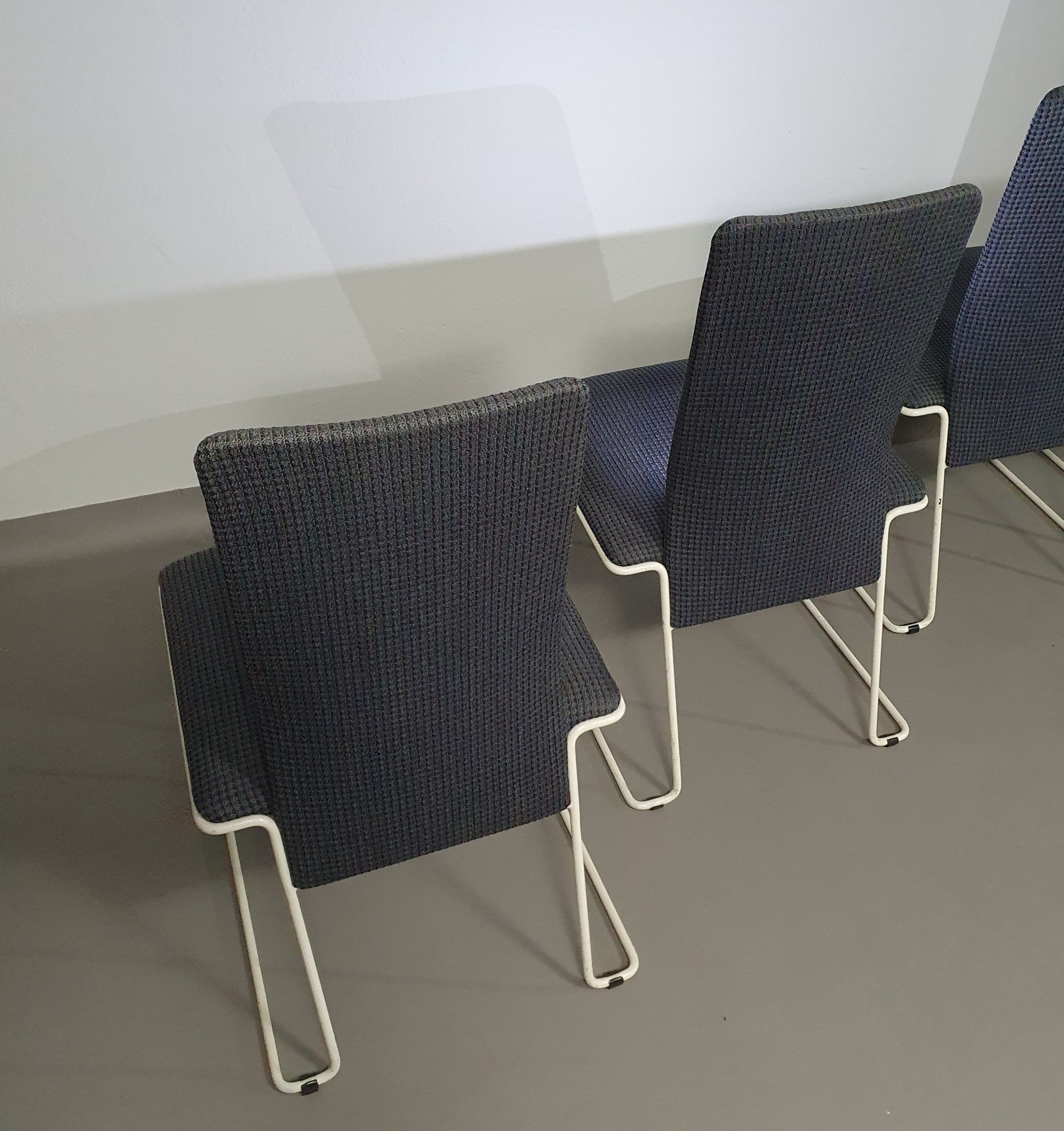 Walter antonis stoelen voor Henny de Jong.