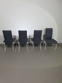 Walter antonis stoelen voor Henny de Jong.