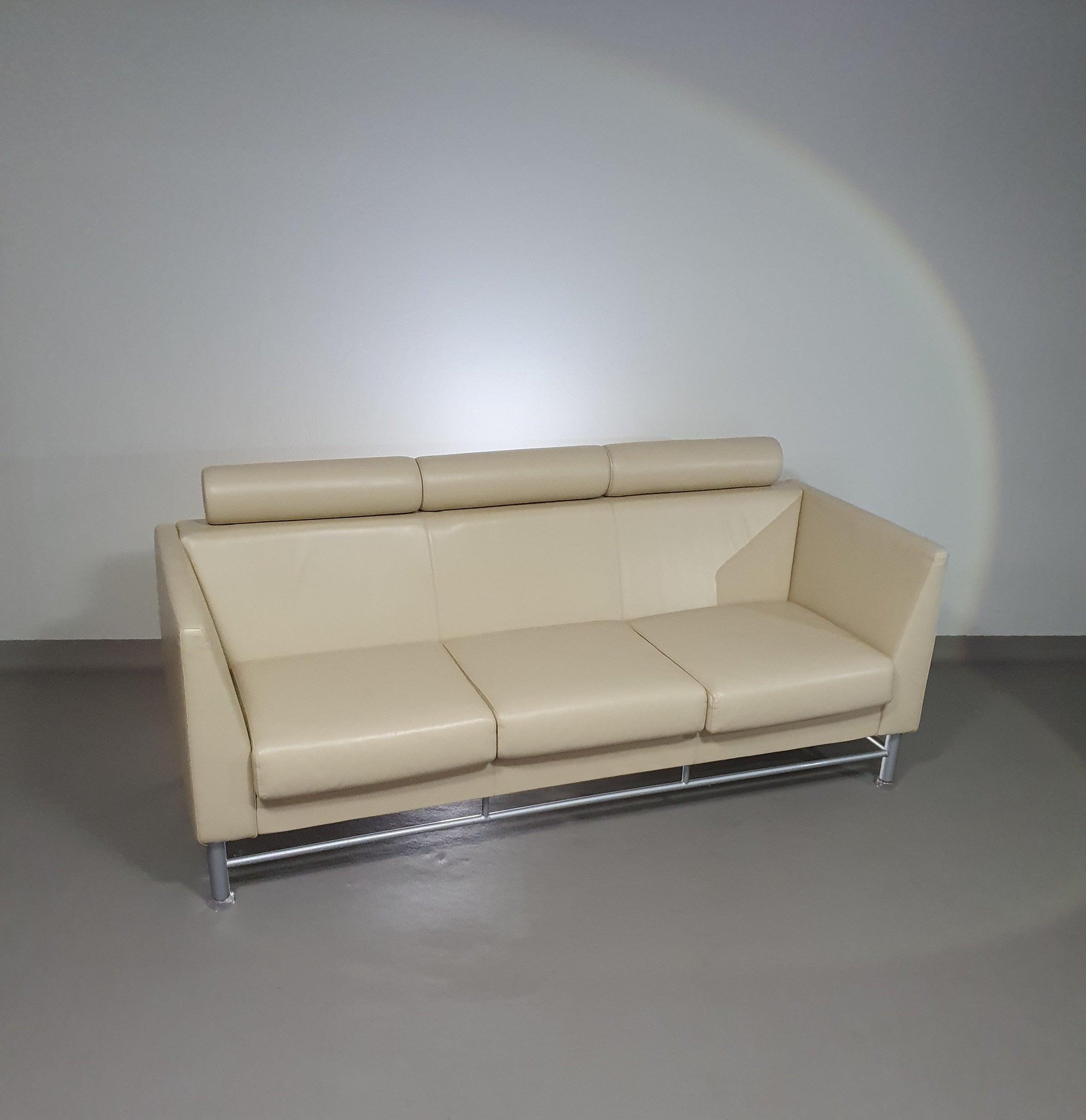 Eastside Sofa van Ettore Sottsass voor Knoll
