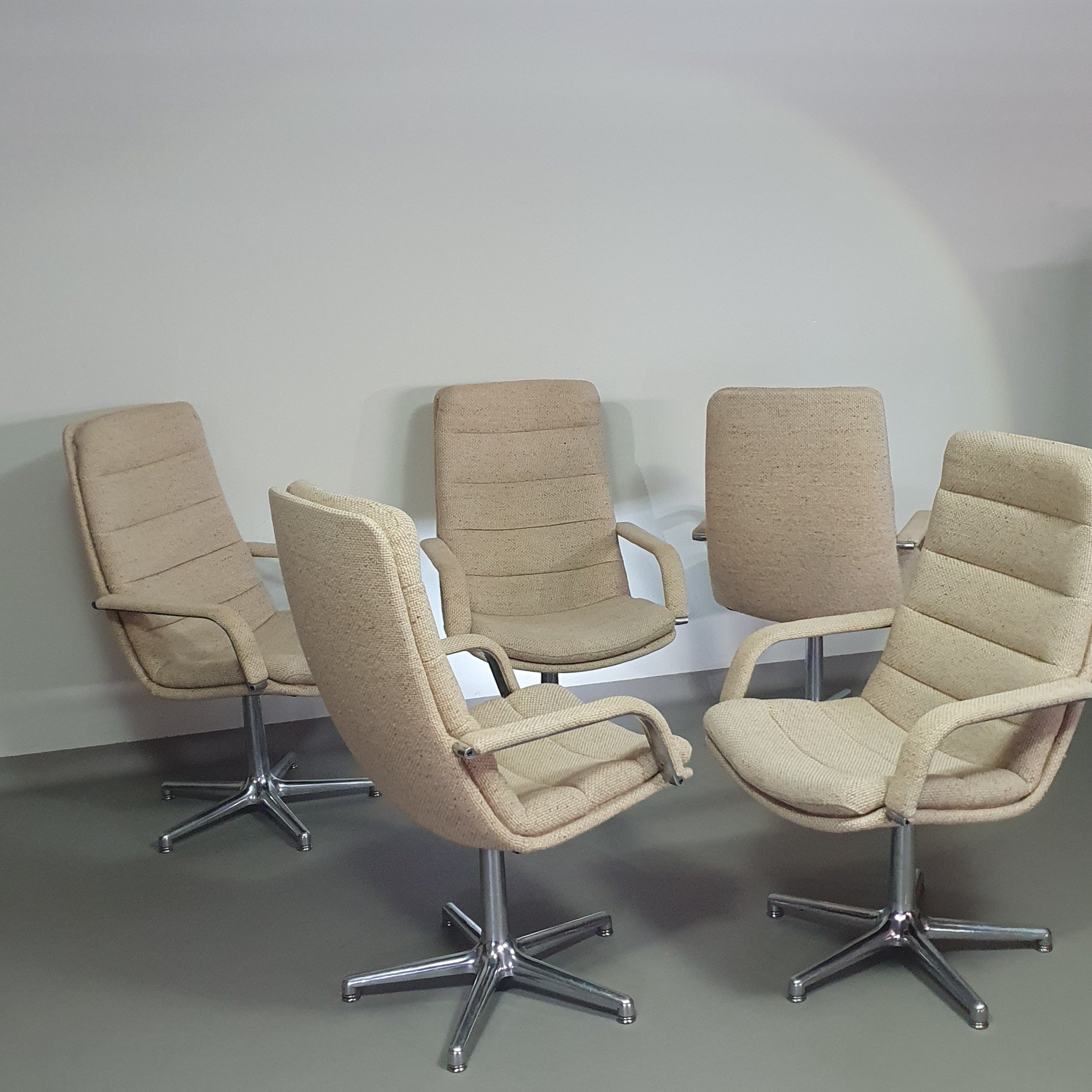 5 x Artifort hoge rug bureaustoel jaren 70 met fantastische originele wollen bekleding. Ongelooflijke staat. Geoffrey d. Harcourt