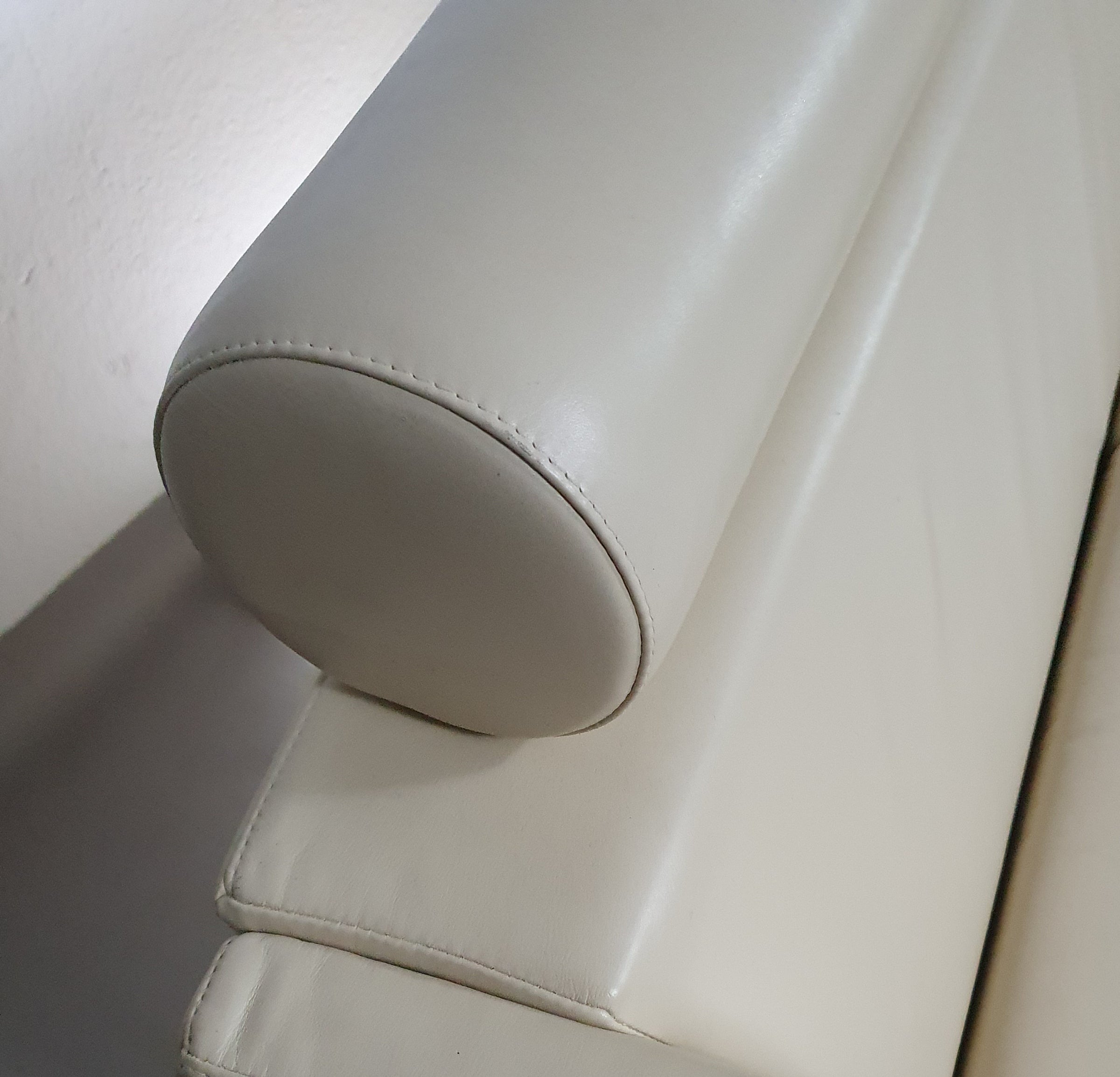 Eastside Sofa van Ettore Sottsass voor Knoll