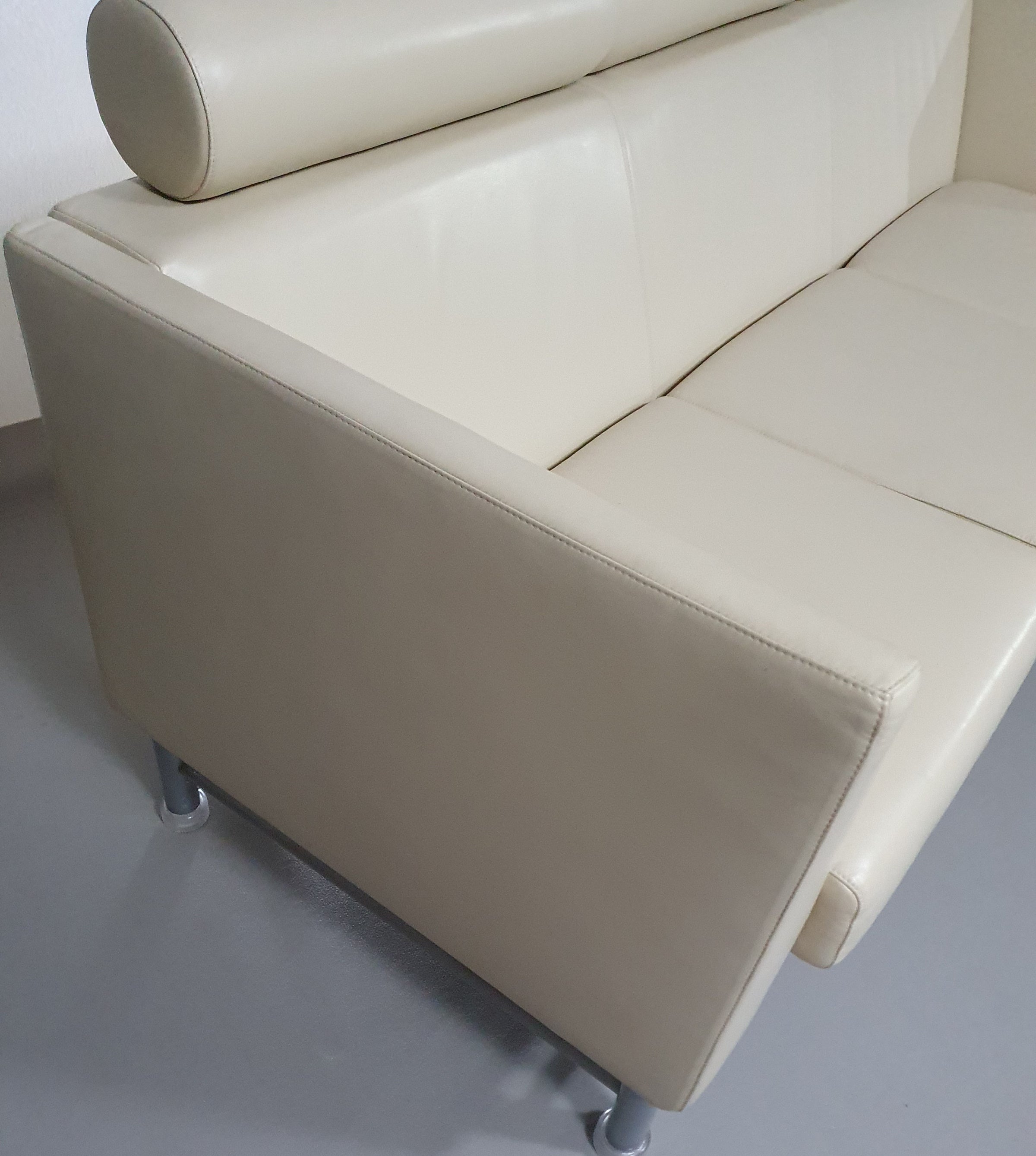Eastside Sofa van Ettore Sottsass voor Knoll
