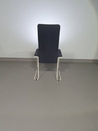 Walter antonis stoelen voor Henny de Jong.