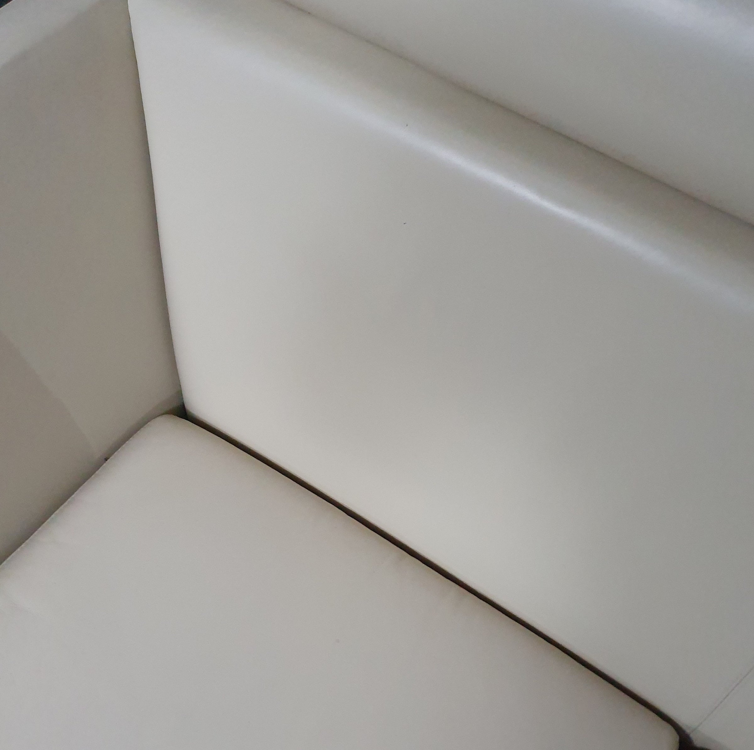Eastside Sofa van Ettore Sottsass voor Knoll