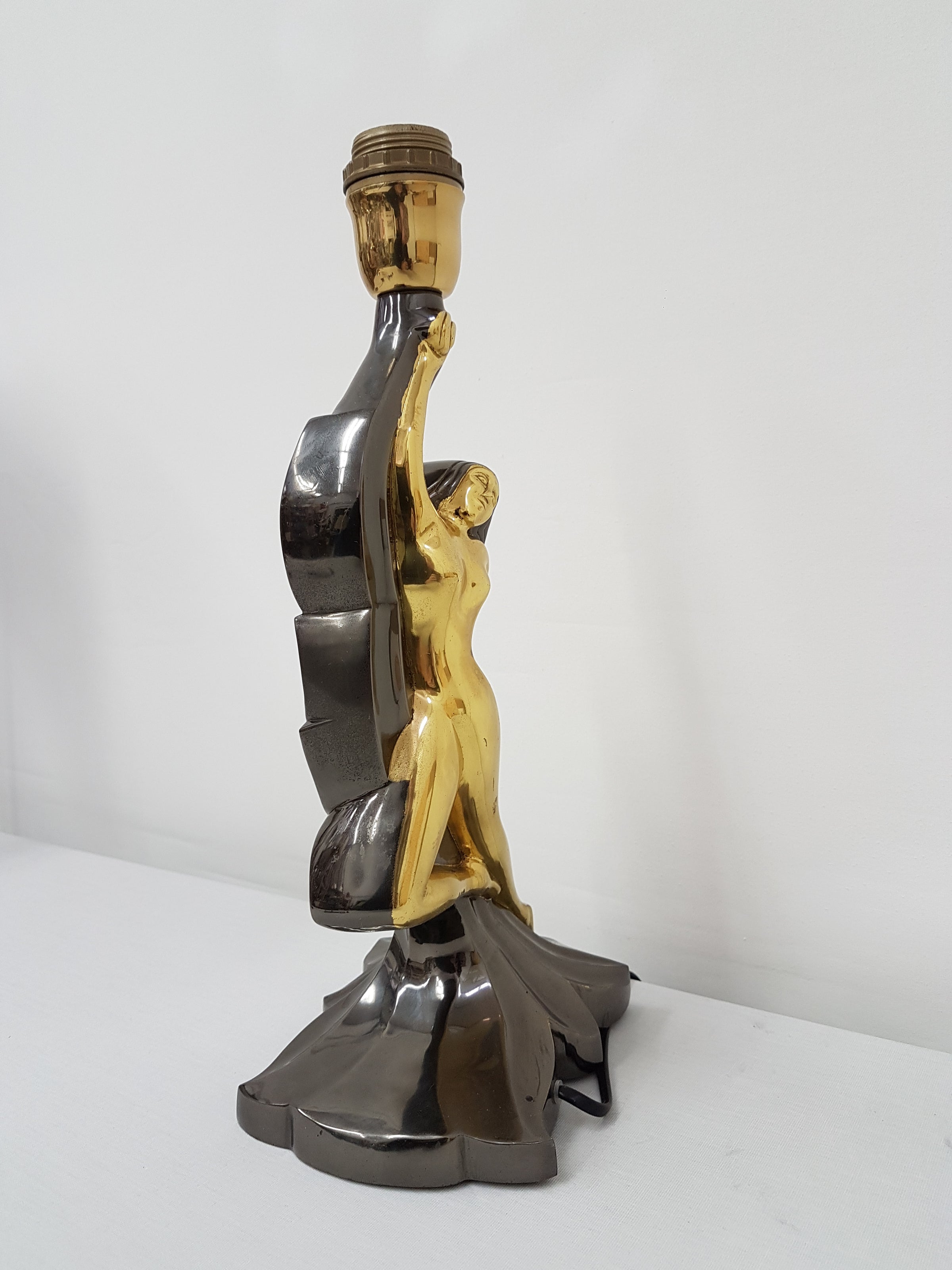 Vintage messing sculpturale naakte vrouwenfiguur tafellamp - jaren 70 