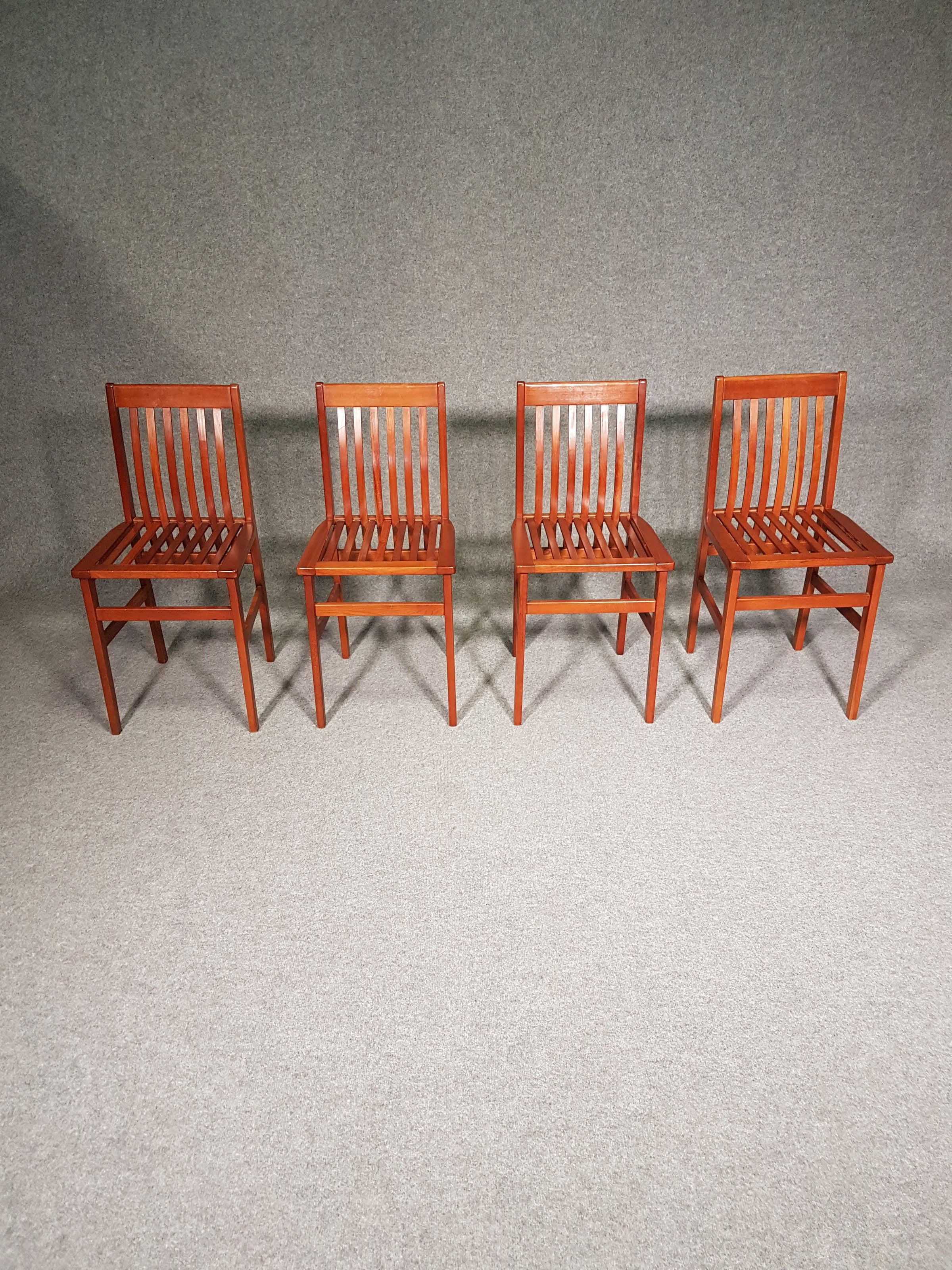 4 x beautiful Milano Chairs cherry wood by Aldo Rossi for Molteni, 1980s