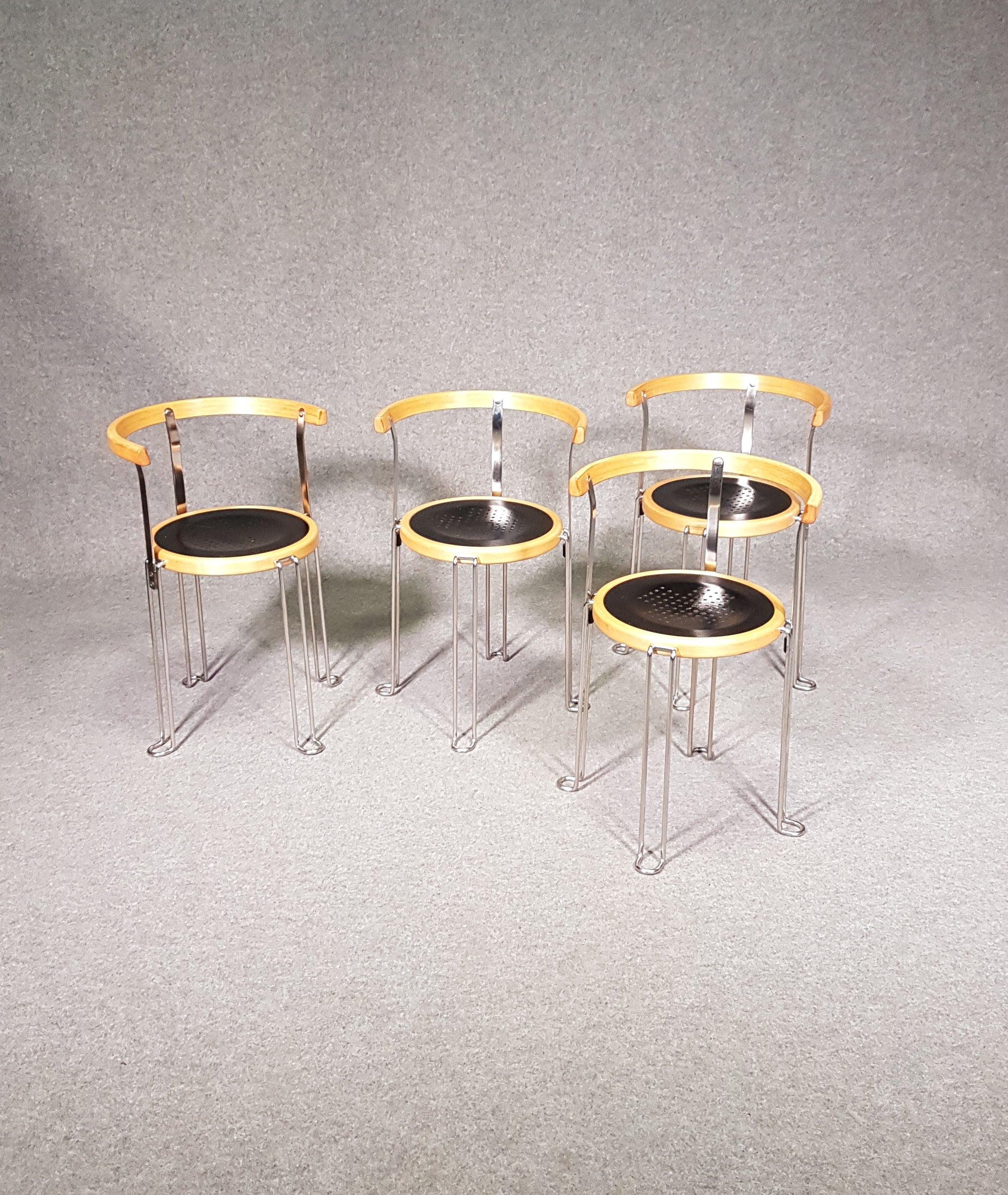 Set 4 postmoderne fauteuils B6 - Borge Lindau voor Bla Station - jaren 80