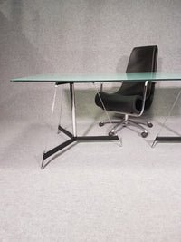 Italian tripod table / mat glass table top / Gabriel Teixidó