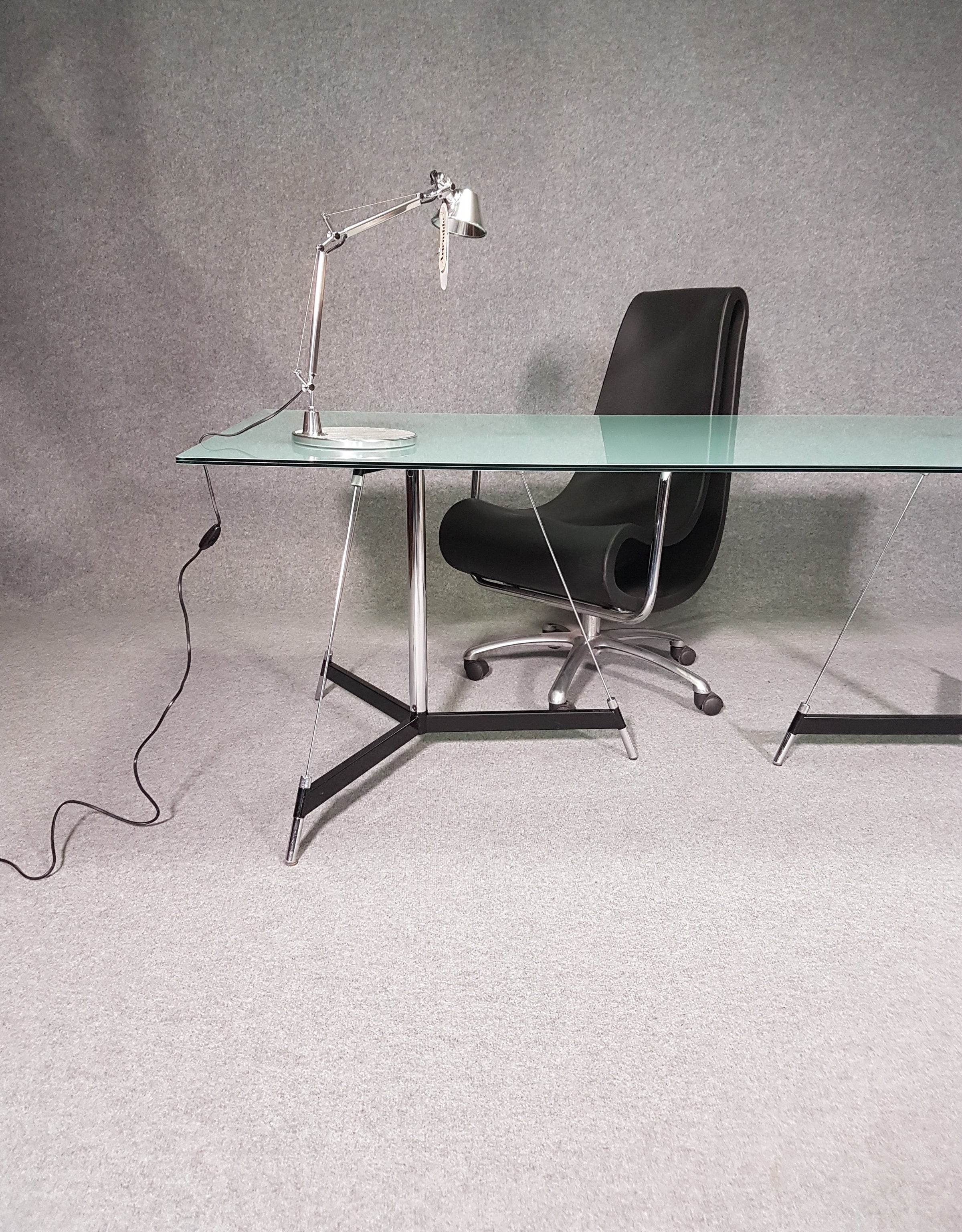 Italian tripod table / mat glass table top / Gabriel Teixidó