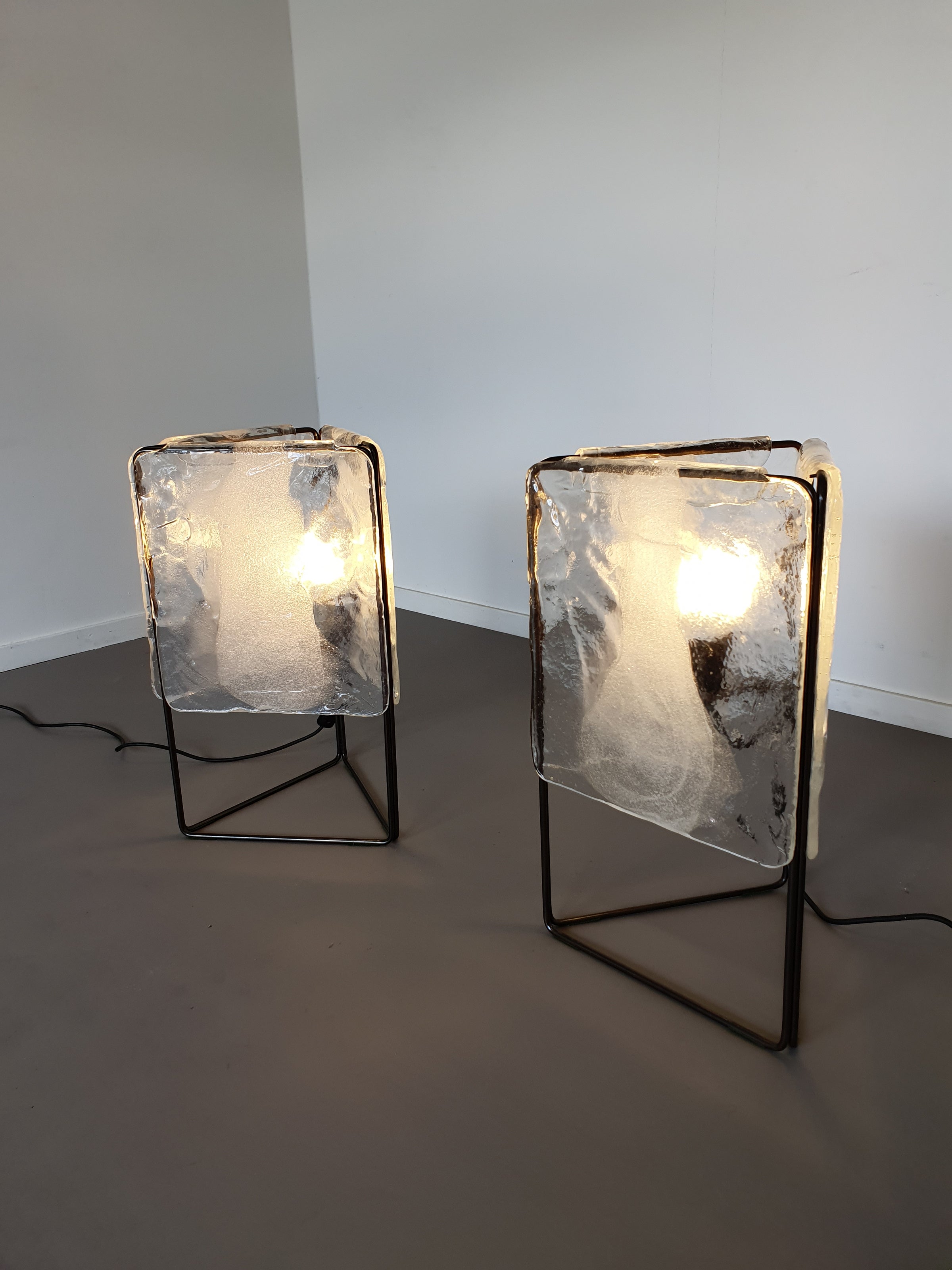 Waarschijnlijk een zeer zeldzame opaalachtige bevroren ijslamp van Carlo Nason voor Mazzega 1970