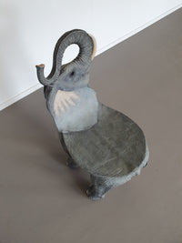 Veronese olifantenstoel van Allsculptures. Polystone hars 2006 Italië. Olifant stoel gemaakt in Italië