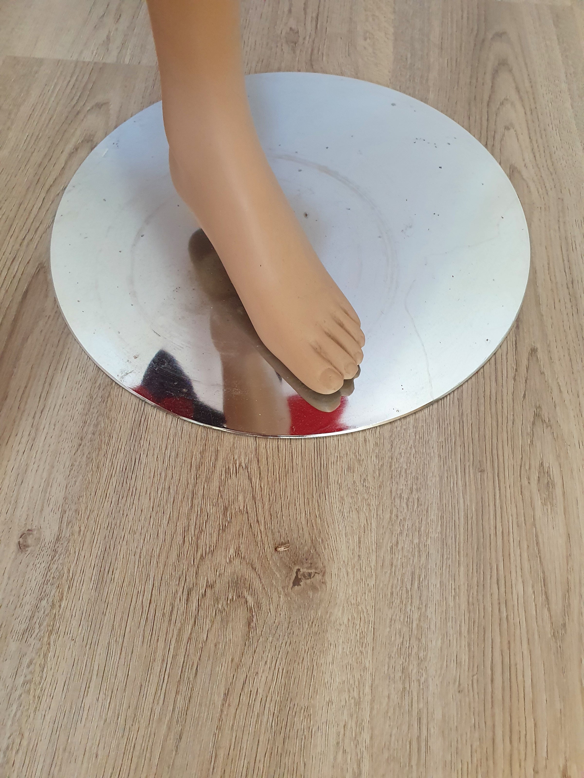 Chill Out paspop  gemaakt in opdracht van De Bijenkorf 1995.