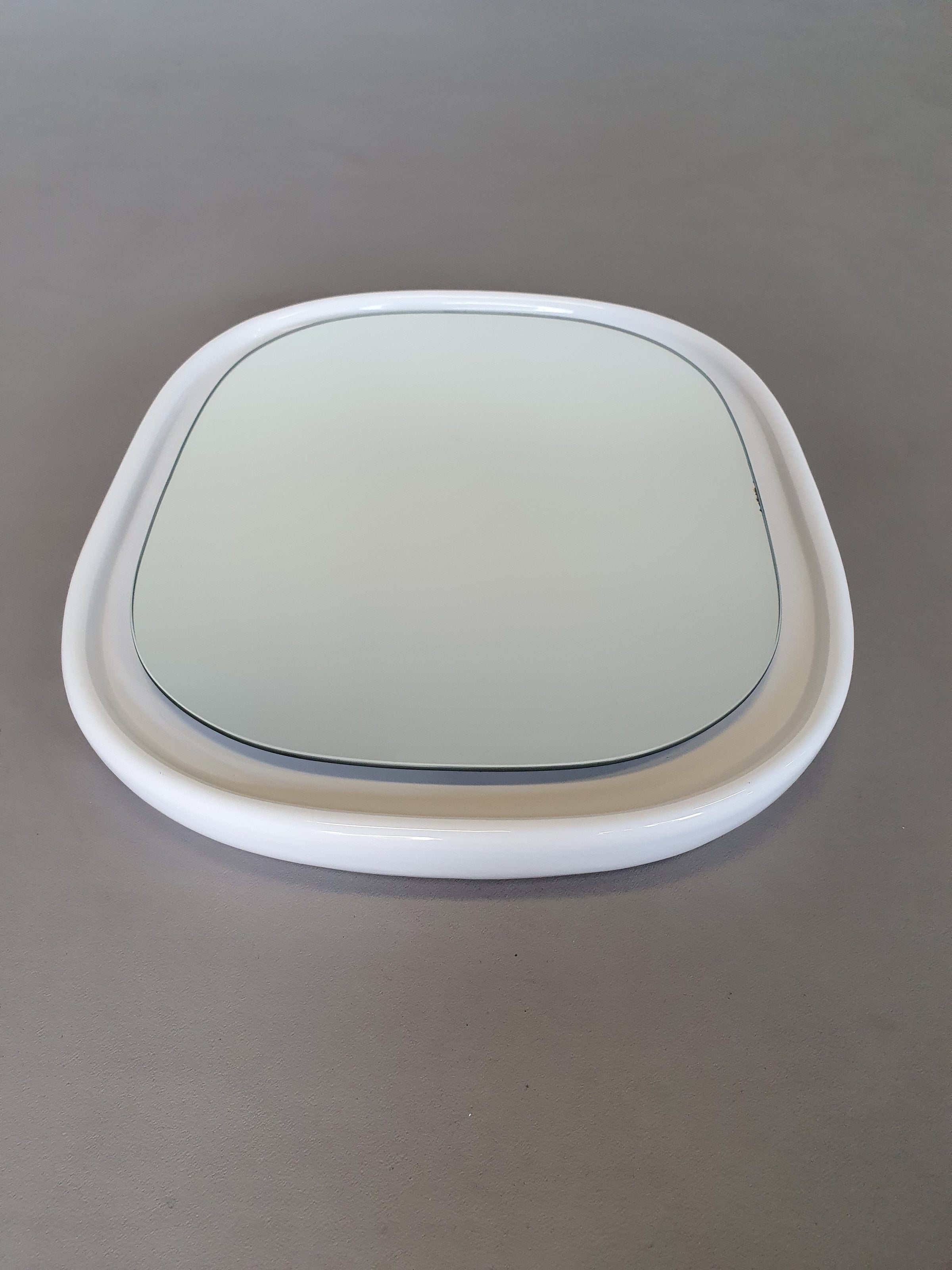 2 ceramic Sphinxs mirrors