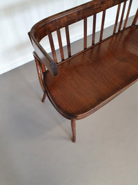 Zeldzame Thonet bank, niet gemerkt.
 Breedte 107/ hoogte 80 / diepte 50/ zithoogte 47 cm