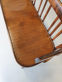 Zeldzame Thonet bank, niet gemerkt.
 Breedte 107/ hoogte 80 / diepte 50/ zithoogte 47 cm