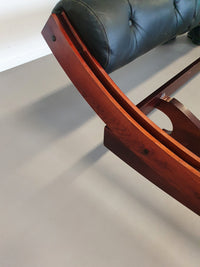 Gianni Songia Zwarte leren slaapbank model GS-195 voor Sormani, Italië, 1963

 #giannisongia #dakbedekking #sormani