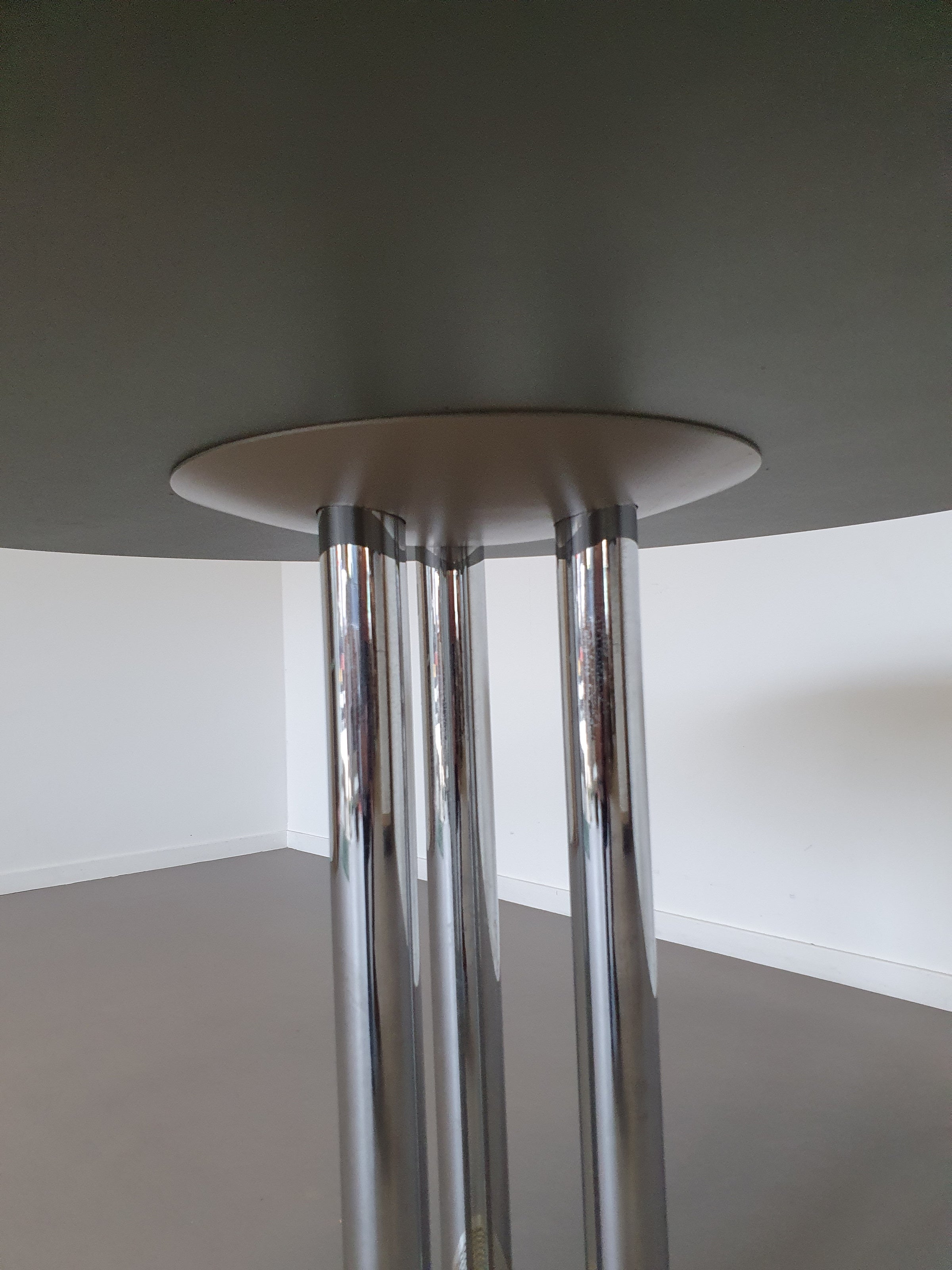 Hugo de ruiter drias dining table Leolux