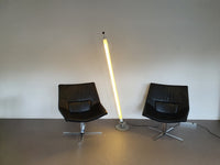 Leren, zware lounge stoelen. Breed 75 - hoog 87 - diep 70 cm. Prijs is voor de set.
