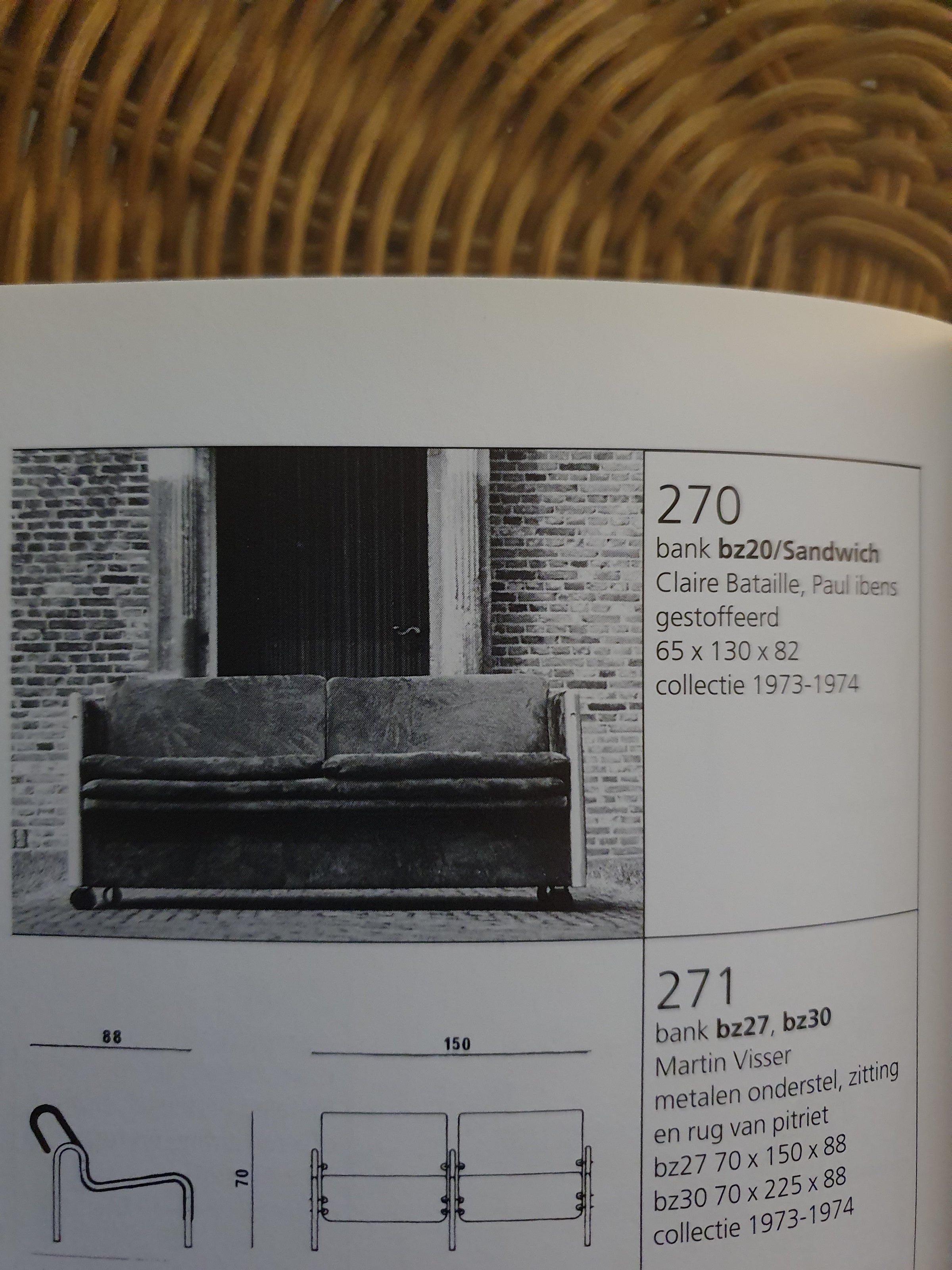 Banksandwich / Clair Bataille. Paul Ibens.
 Gestoffeerd.
 65x230x82
 Collectie 1973-1974
 't Spectrum
 Volledig origineel
