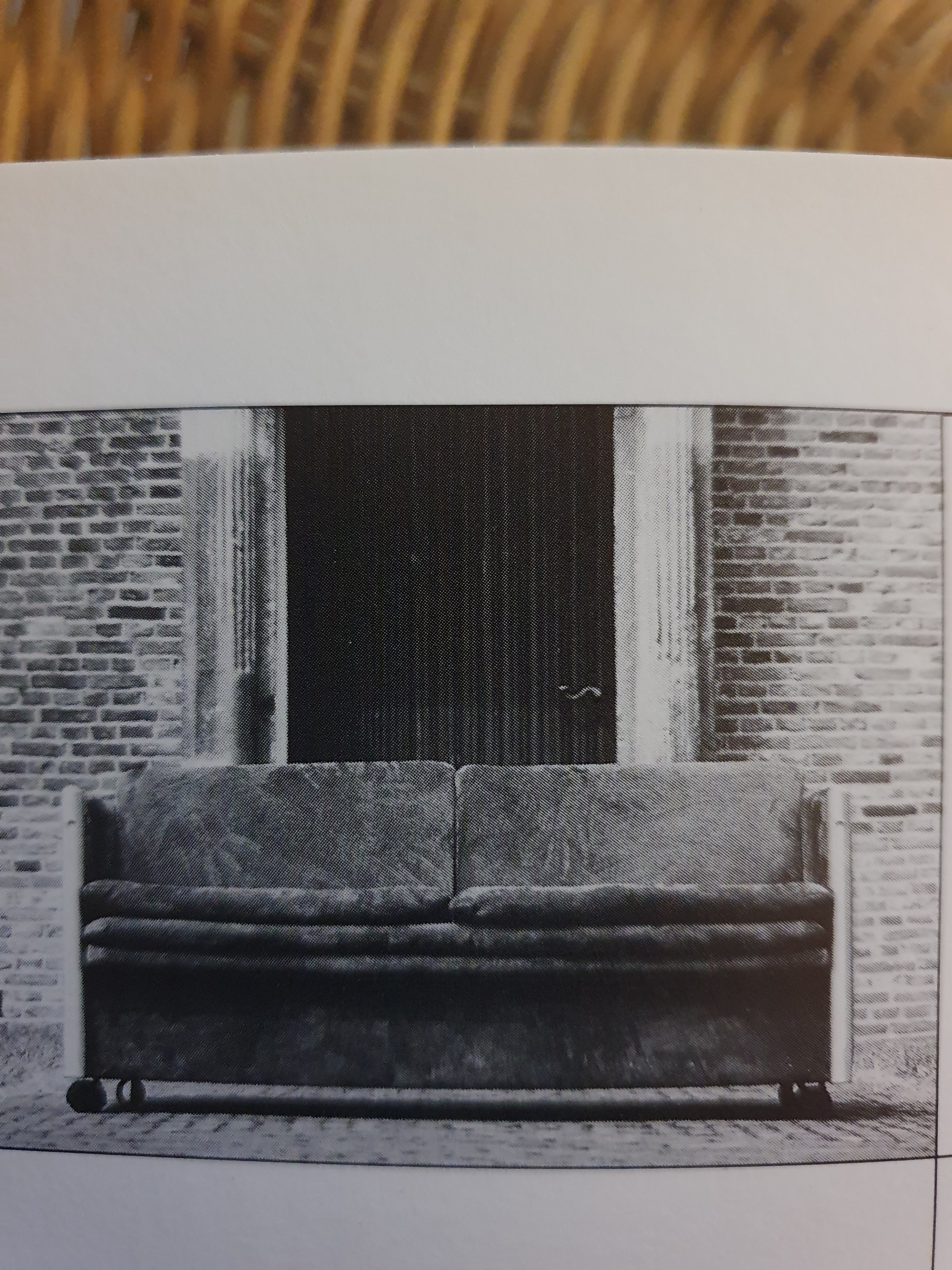 Banksandwich / Clair Bataille. Paul Ibens.
 Gestoffeerd.
 65x230x82
 Collectie 1973-1974
 't Spectrum
 Volledig origineel