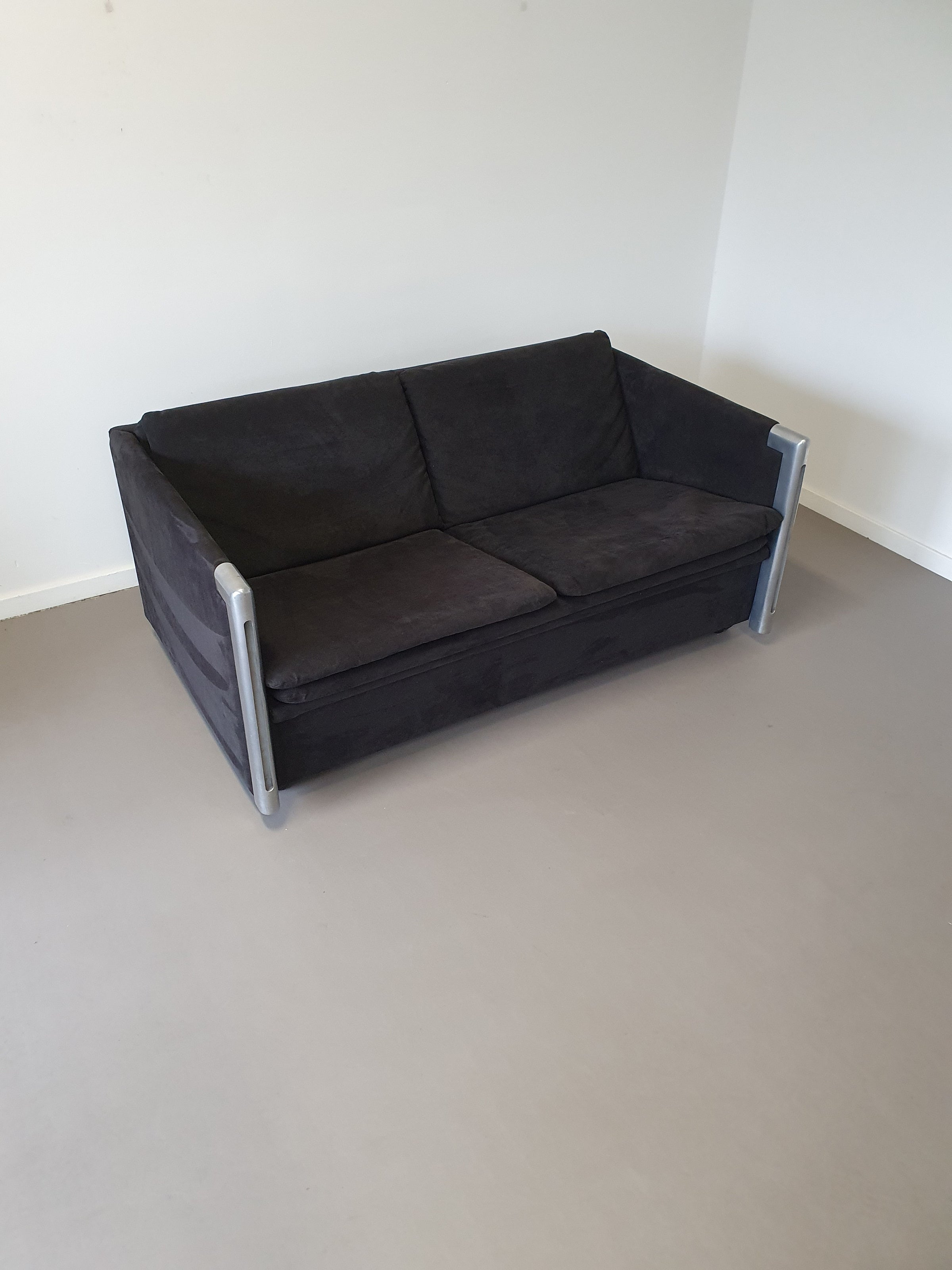 2 x Fauteuil 1 x bank maat 20/Sandwich. Ontwerp van Claire Bataille en Paul Ibens voor 't Spectrum collectie van 1973-1974