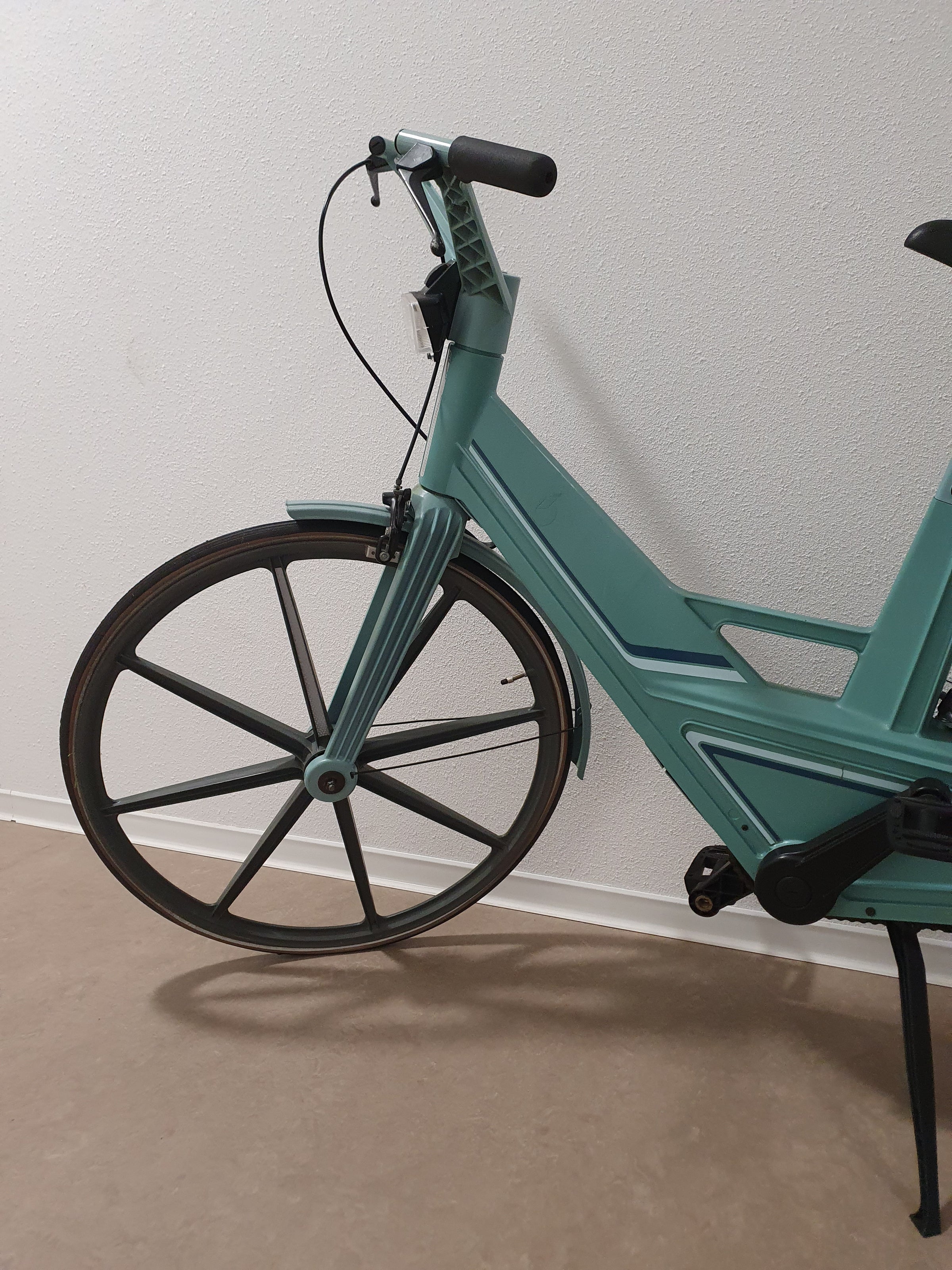 Vintage blauwe plastic fiets Itera van Volvo Zweden, jaren 80