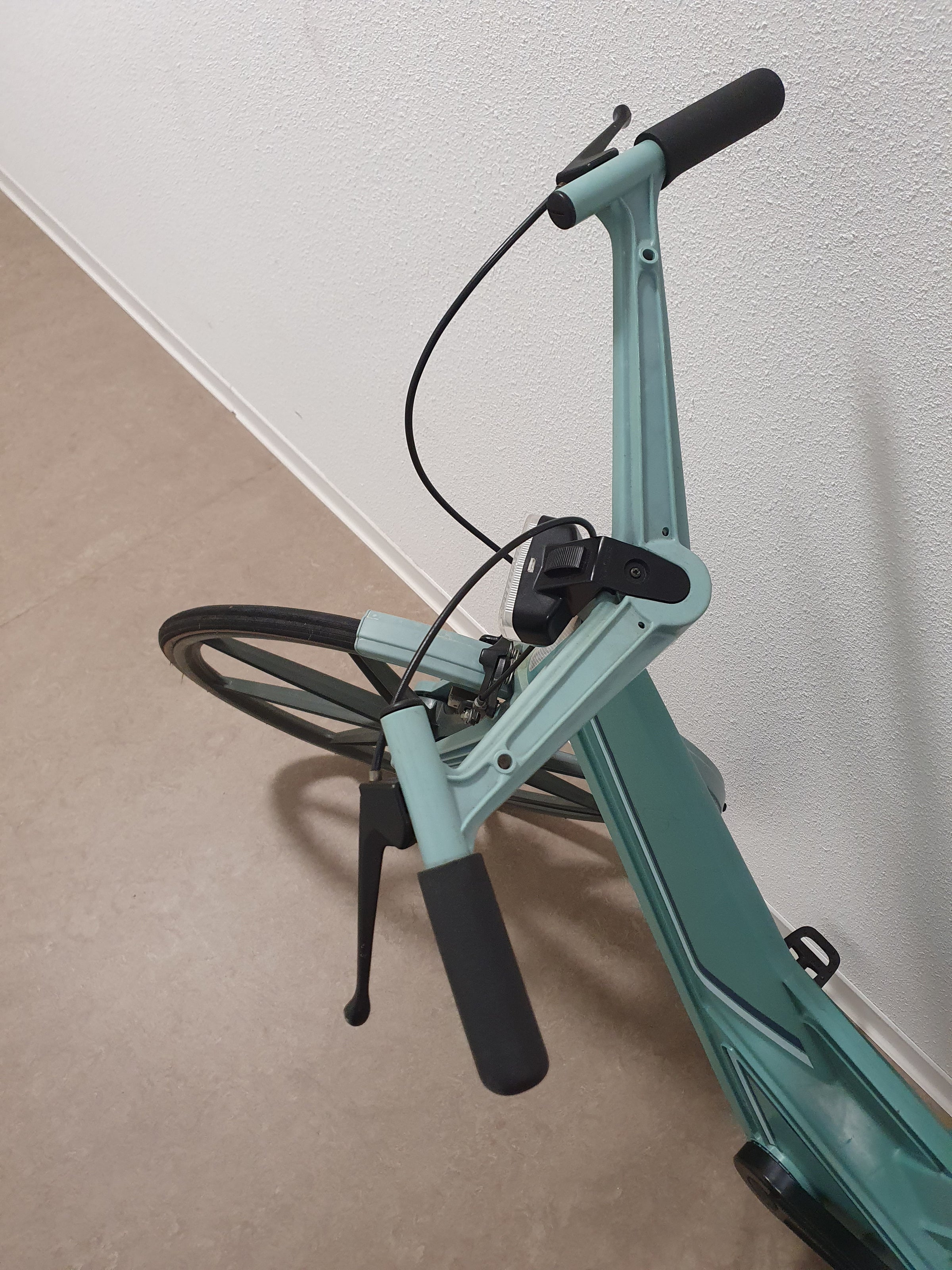 Vintage blauwe plastic fiets Itera van Volvo Zweden, jaren 80
