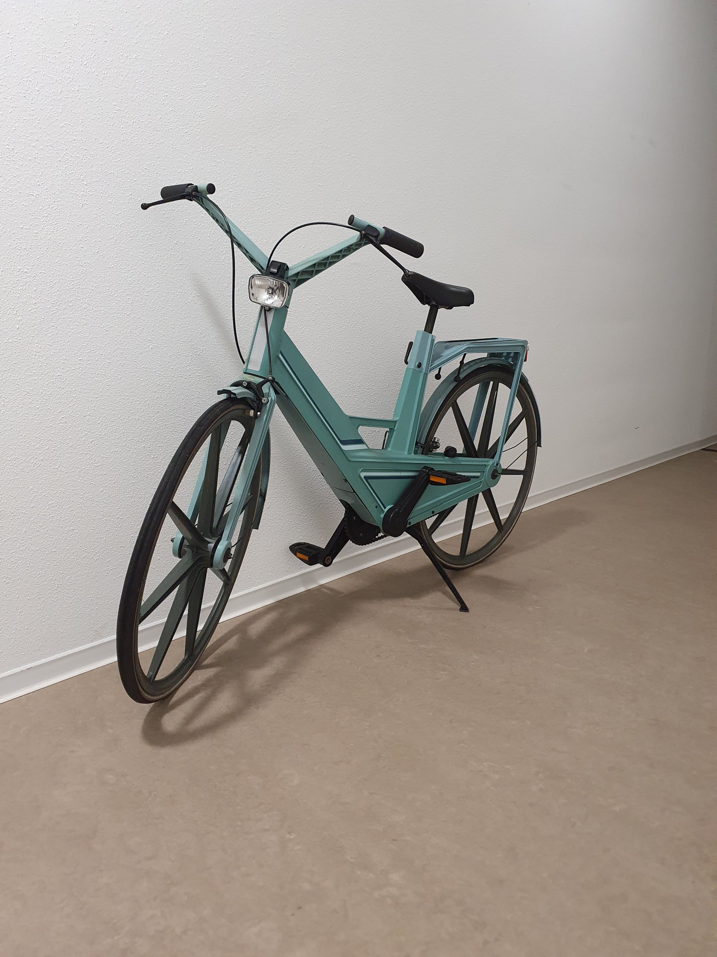 Vintage blauwe plastic fiets Itera van Volvo Zweden, jaren 80