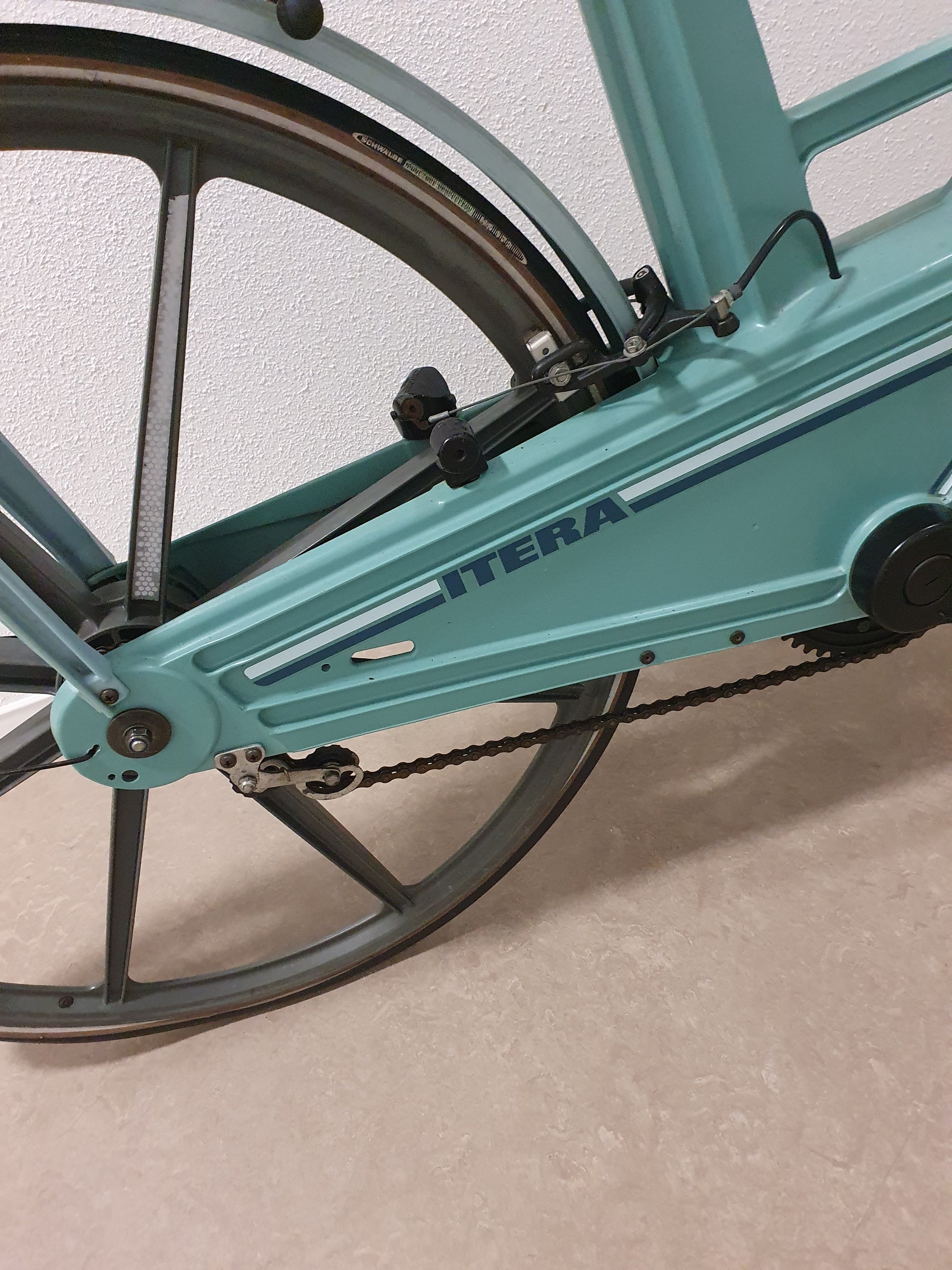 Vintage blauwe plastic fiets Itera van Volvo Zweden, jaren 80