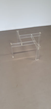 Vintage salontafel gemaakt door de Swart. Gemaakt van acrylglas met een glazen blad