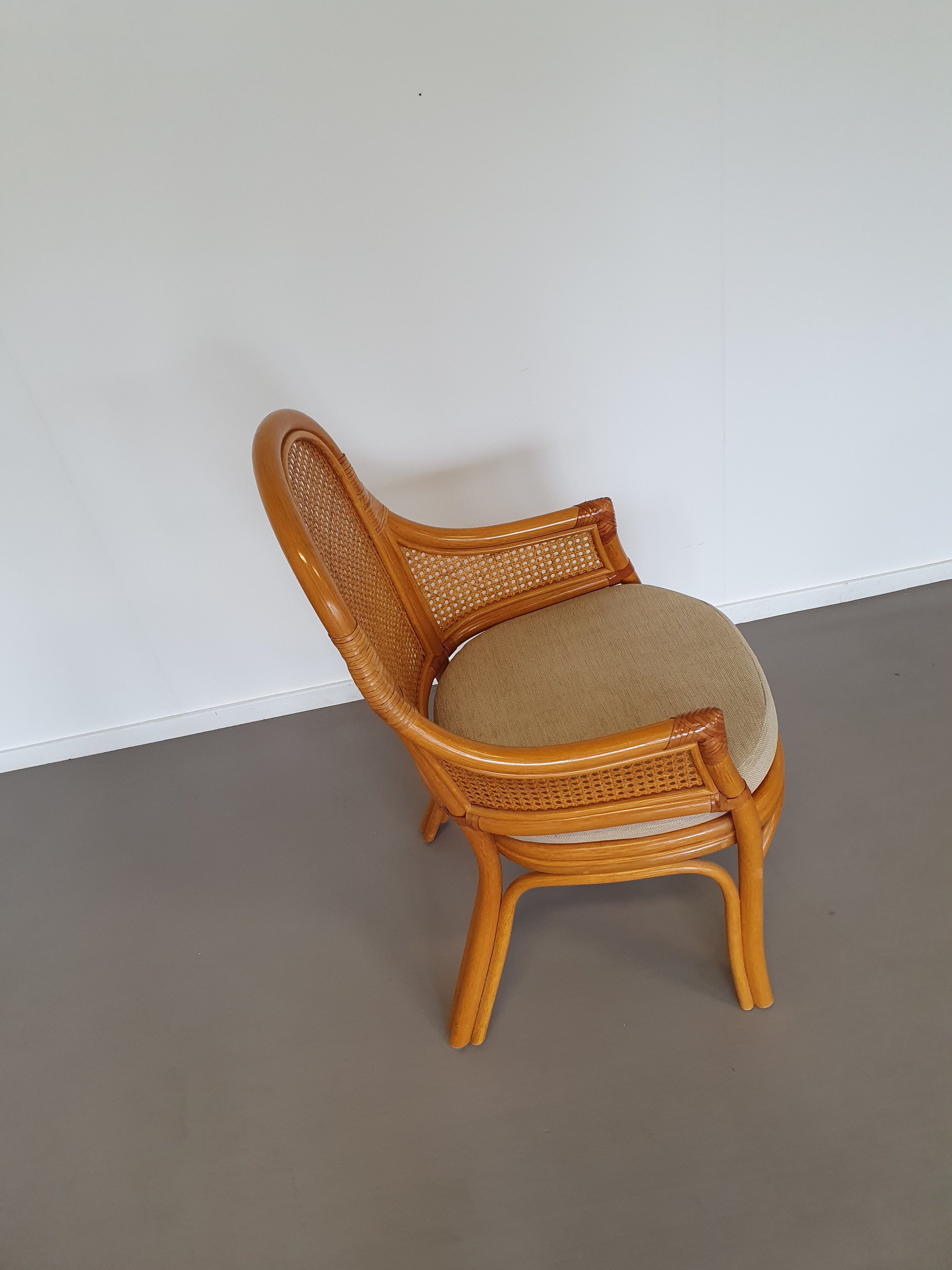 4 x Rotan / Webbing eetkamerstoelen jaren 80 in prachtige staat