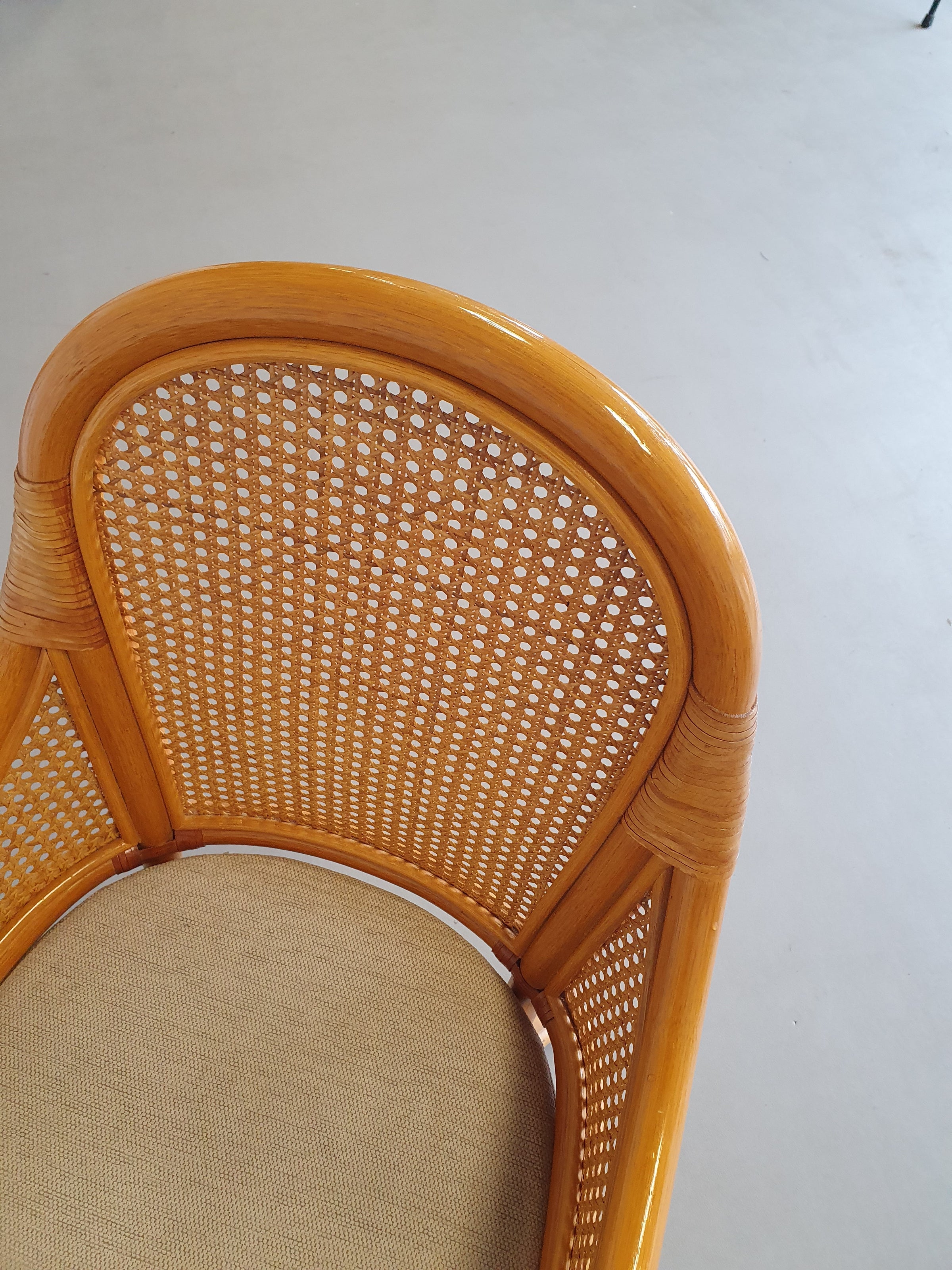 4 x Rotan / Webbing eetkamerstoelen jaren 80 in prachtige staat