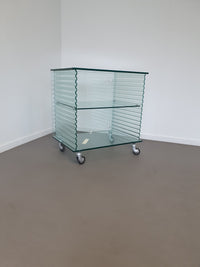 Onda-serie glazen mediakast van Ron Arad voor Fiam, Italië, 1980