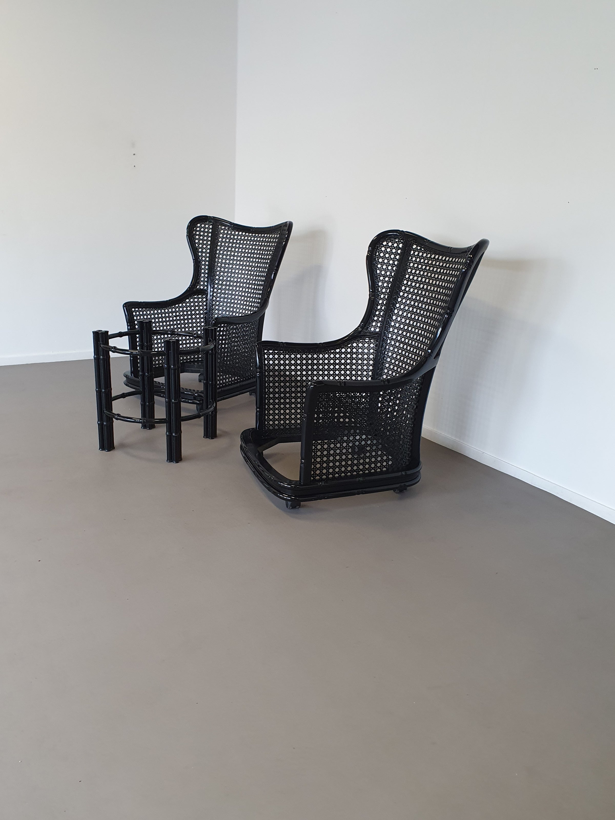 Prachtige Giorgetti wingback loungeset van imitatiebamboe wicker uit de jaren 70.
