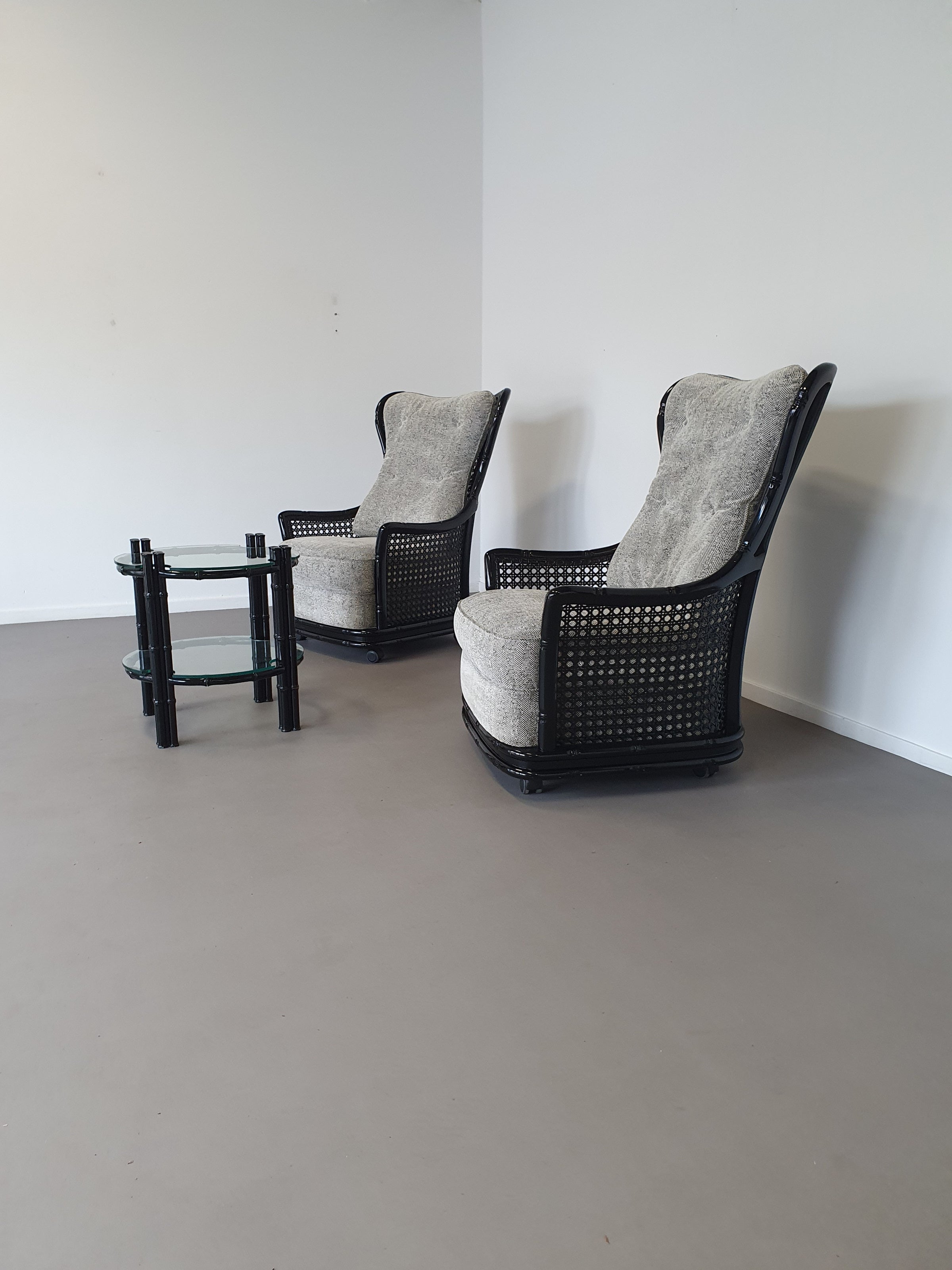Prachtige Giorgetti wingback loungeset van imitatiebamboe wicker uit de jaren 70.