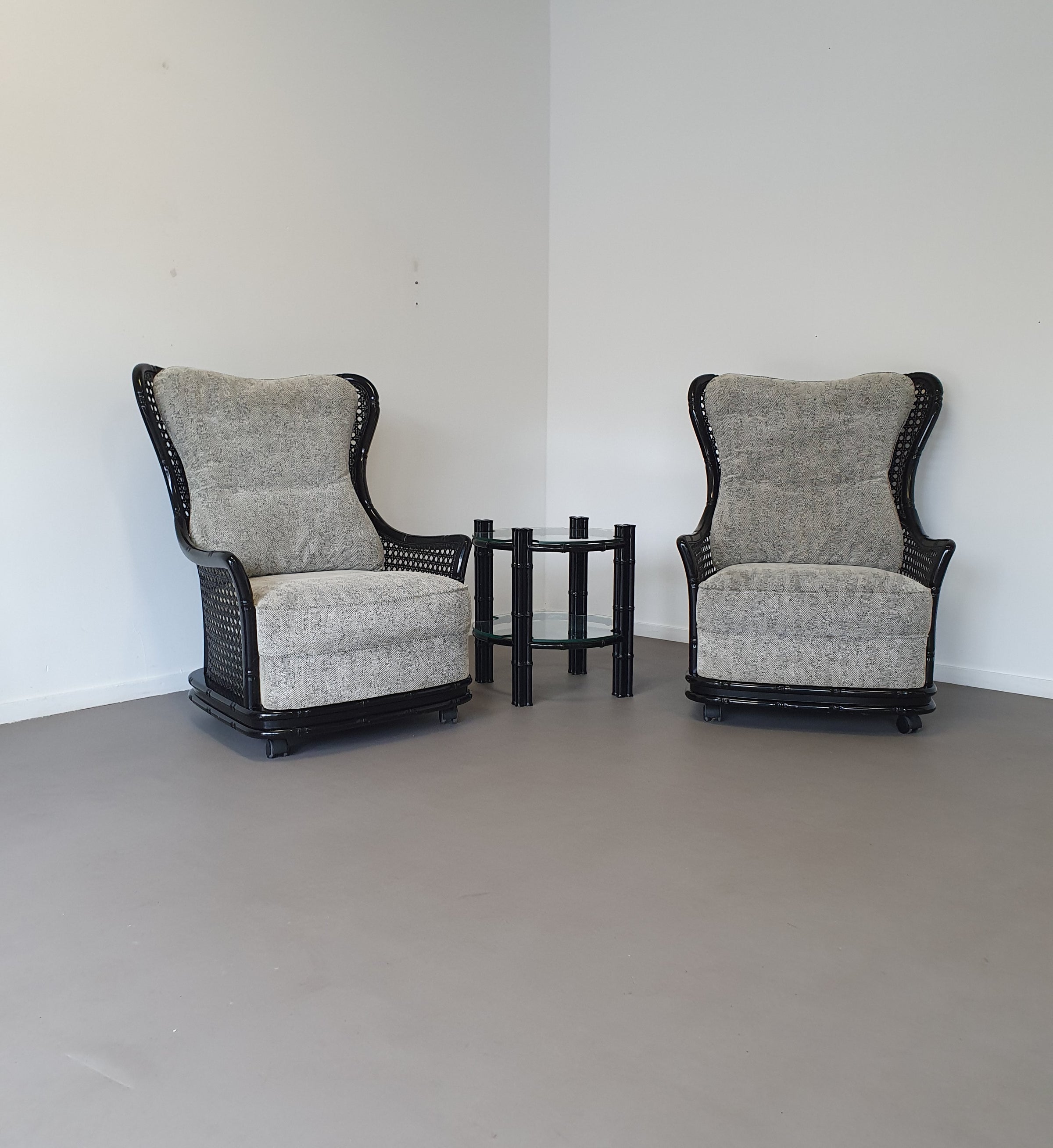 Prachtige Giorgetti wingback loungeset van imitatiebamboe wicker uit de jaren 70.