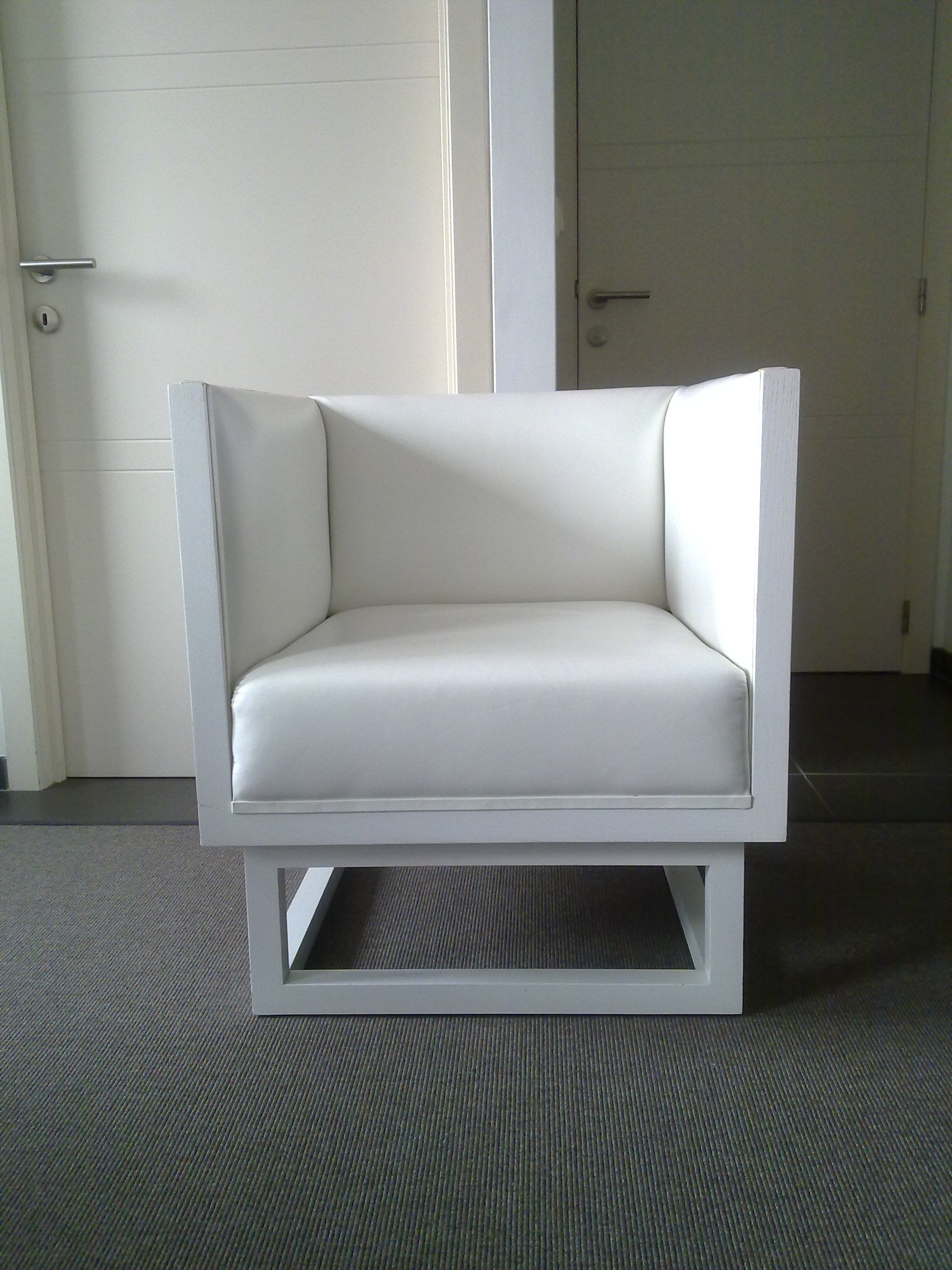 Paar zeldzame originele 'Cabinet Chairs' van Josef Hoffmann, handgemaakt rond de jaren 1980 door Wittmann Austria. Ontworpen in 1903, voor het Weense huis van Dr. Salzer.